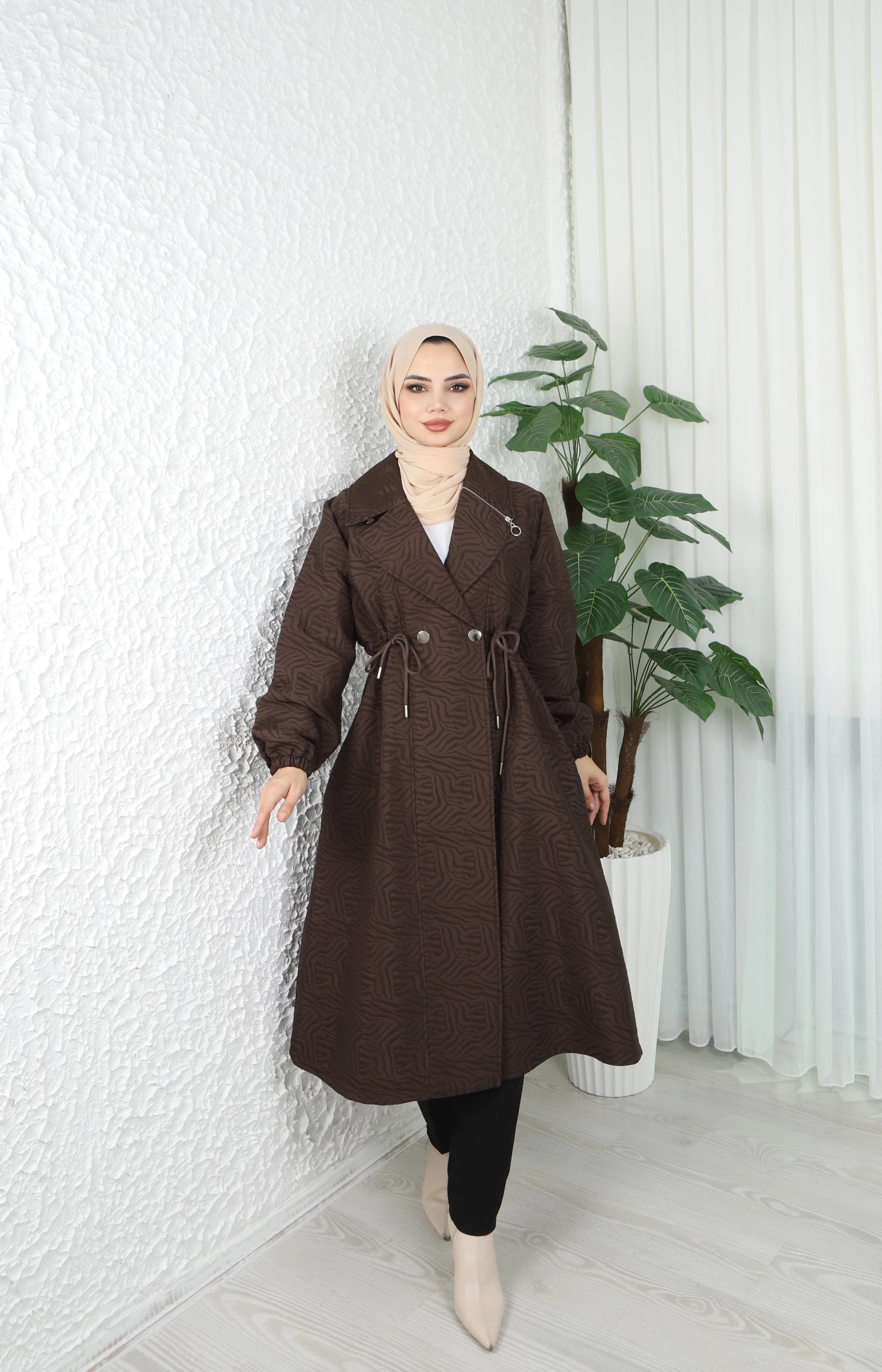 Belden Ayarlamalı Fermuar Detaylı Kapitone Mont