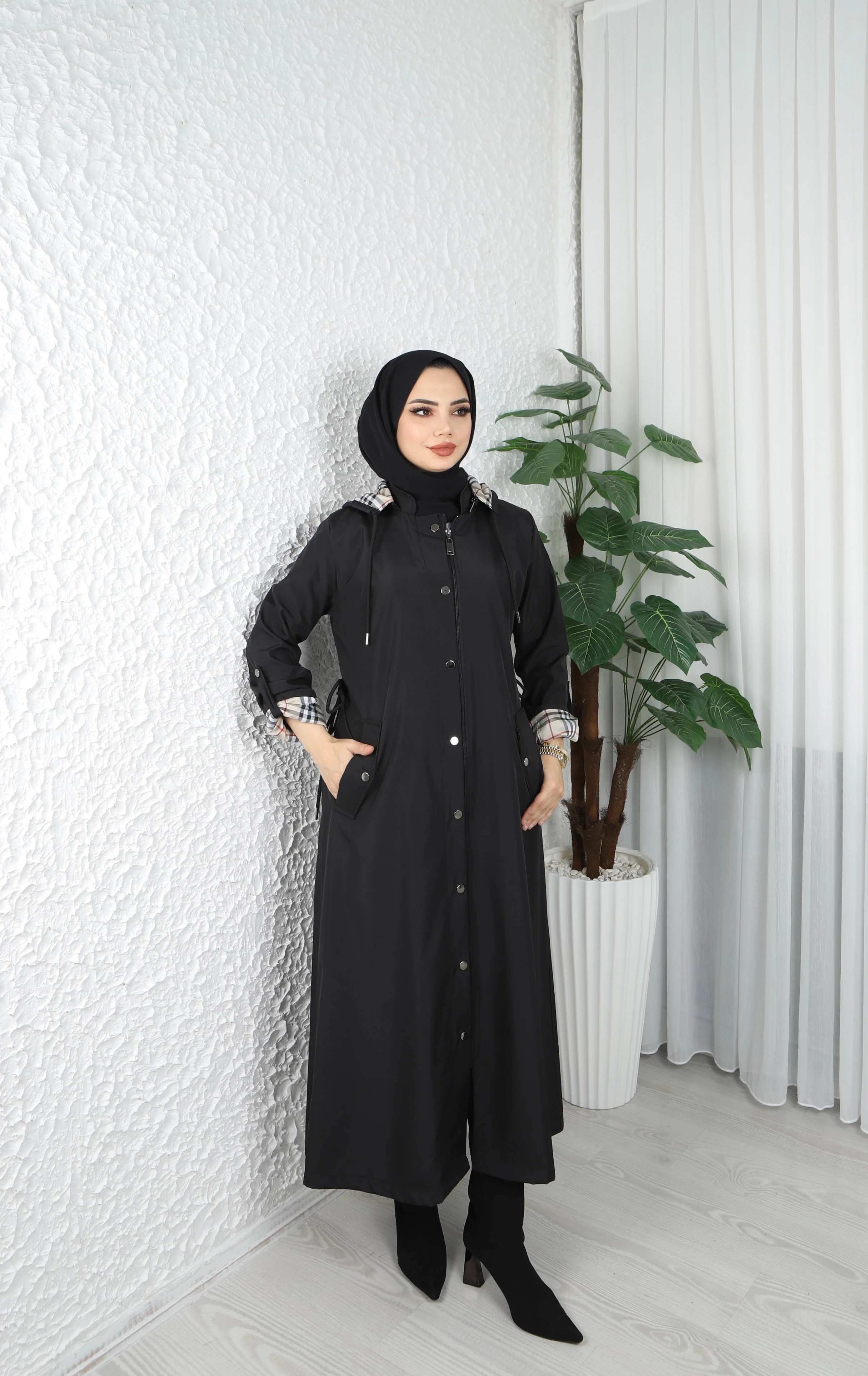 Kolları Ve Kapüşonu Desenli Belden Ayarlamalı Mont 