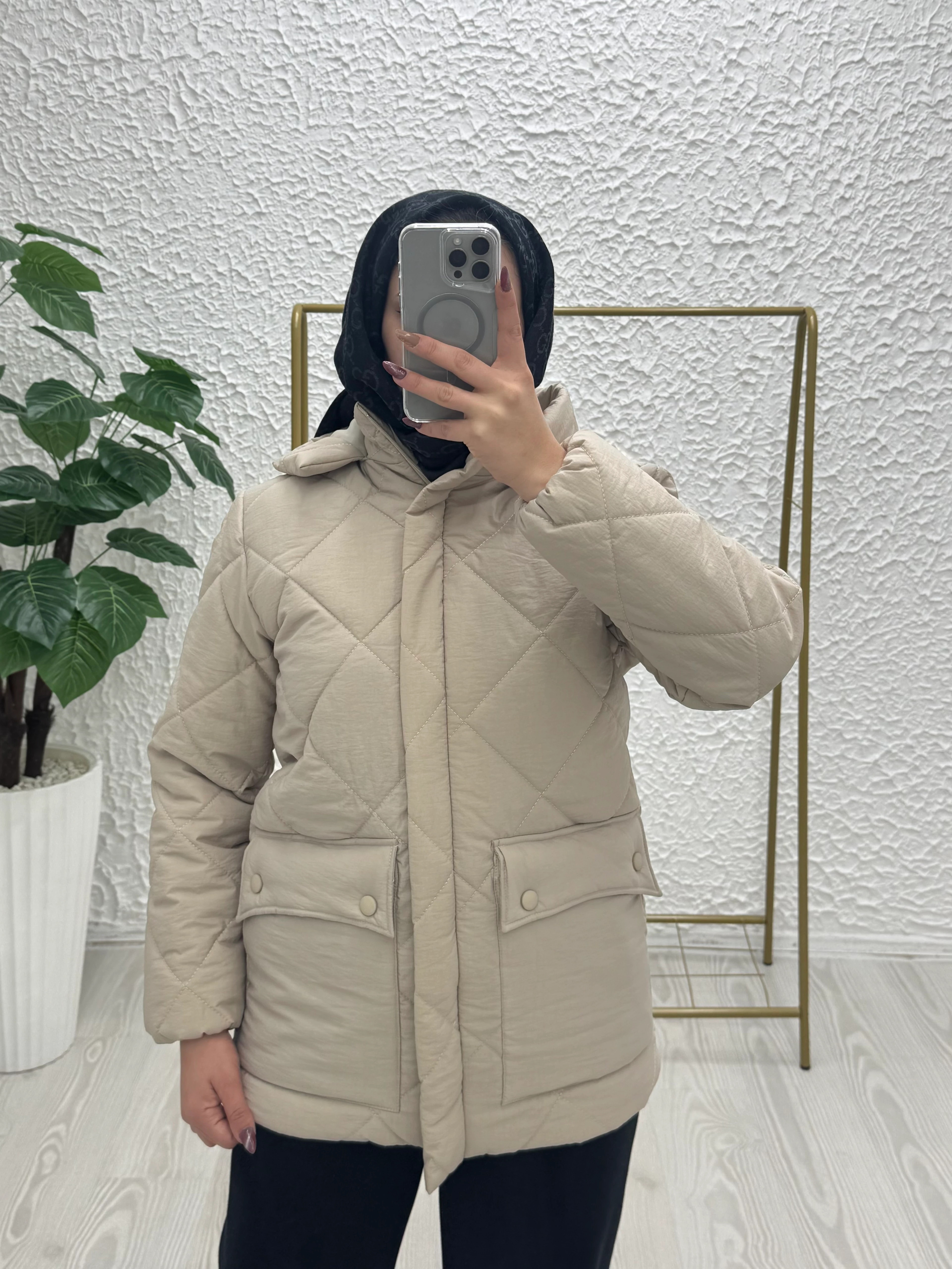 Baklava desenli kapişonlu cepli kapitone mont