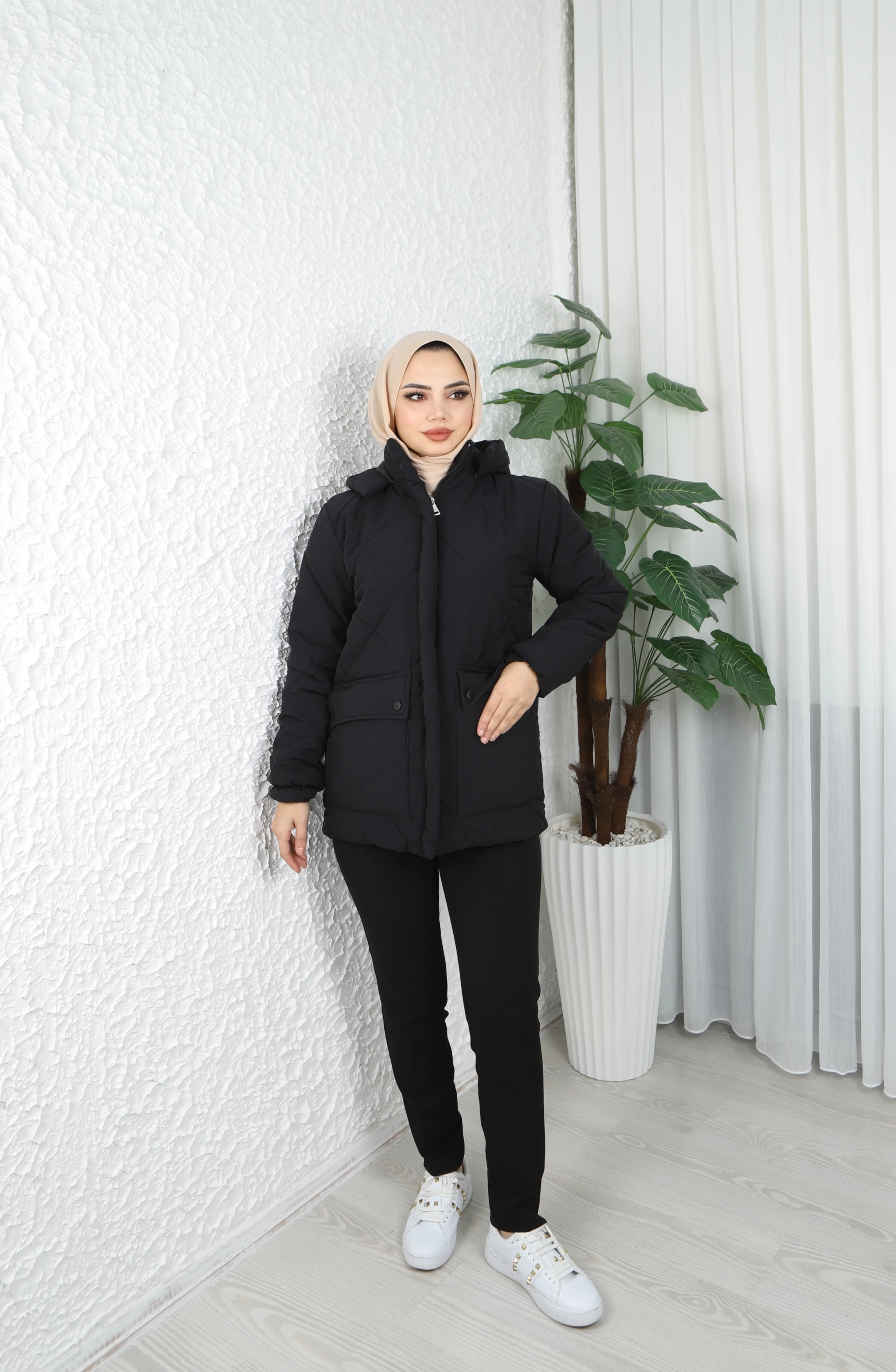 Baklava Desenli Kapişonlu Cepli Kapitone Mont 