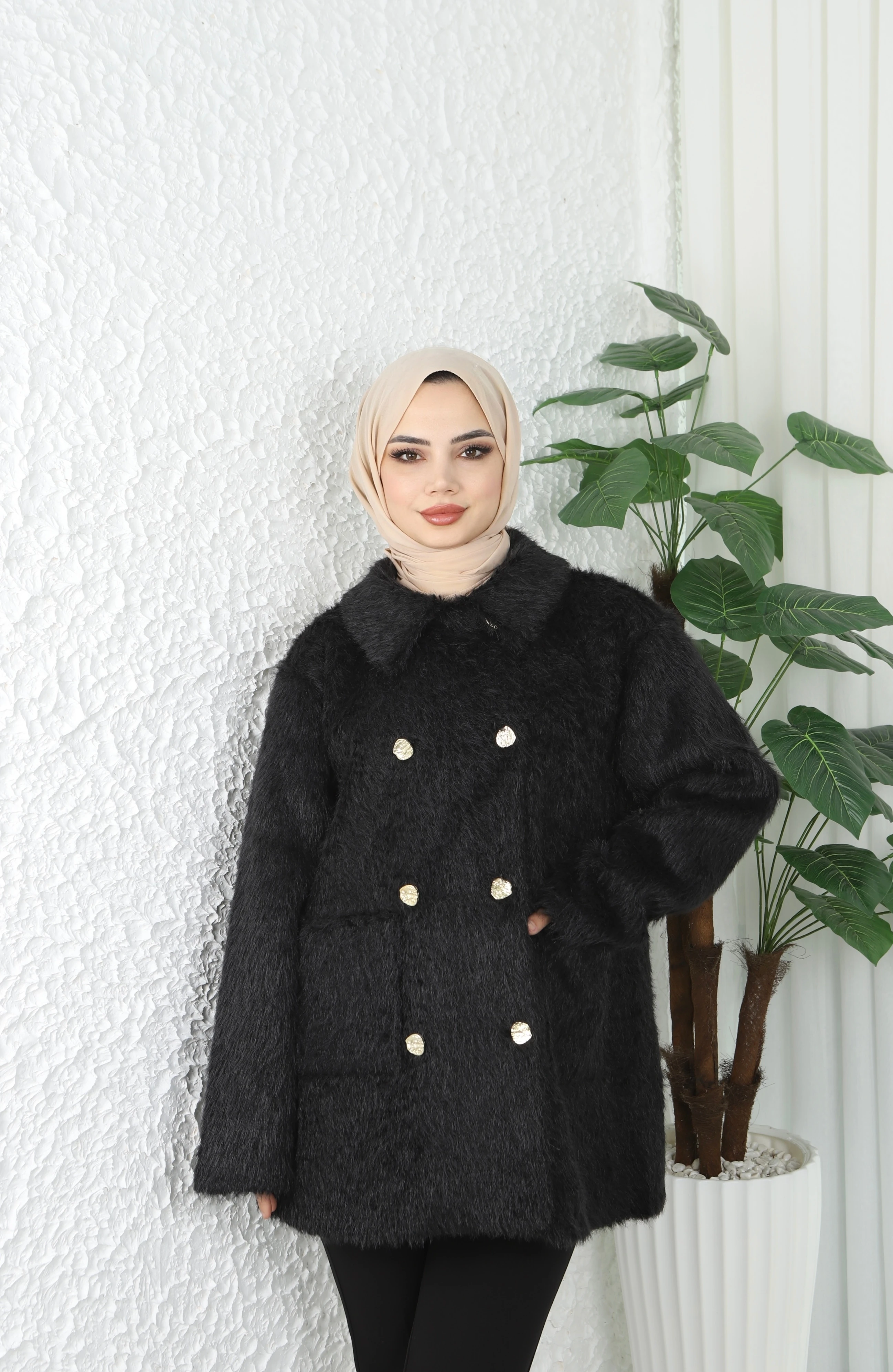 Gold Düğmeli Peluş Pevet Kaşe Ceket