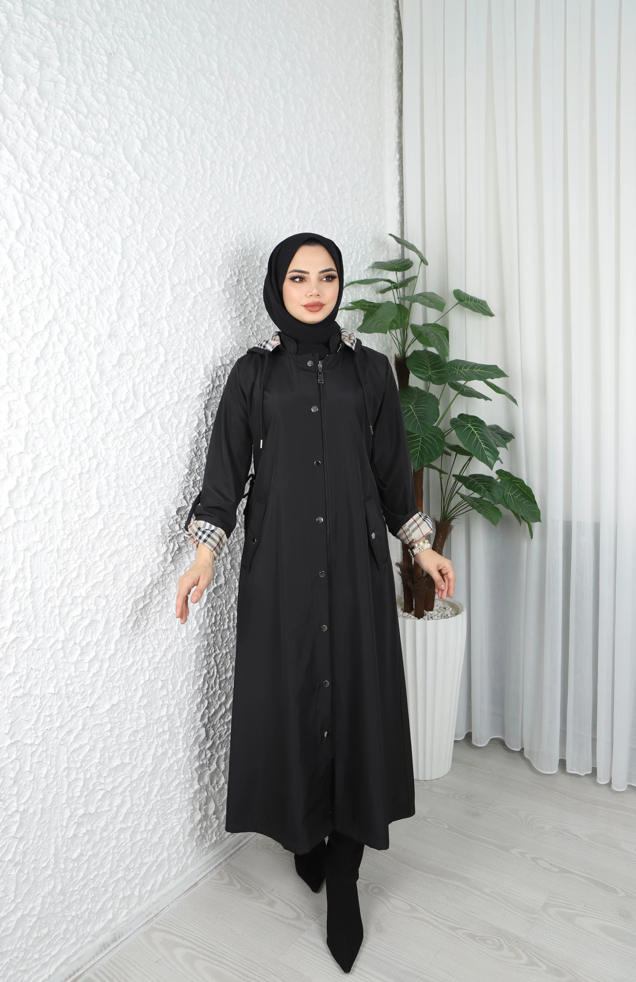 Kolları Ve Kapüşonu Desenli Belden Ayarlamalı Mont 