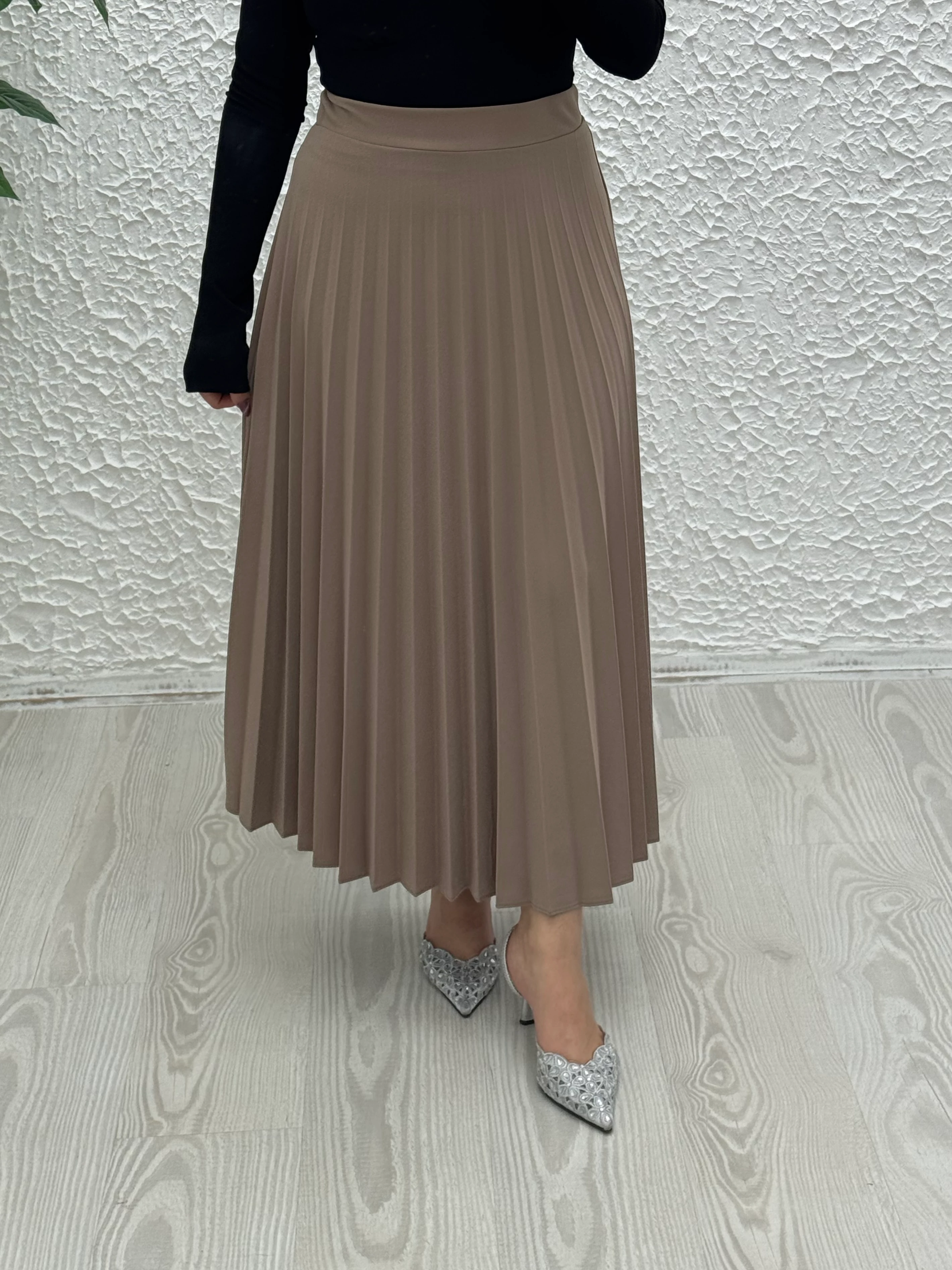 Pliseli Scuba Etek - Bej