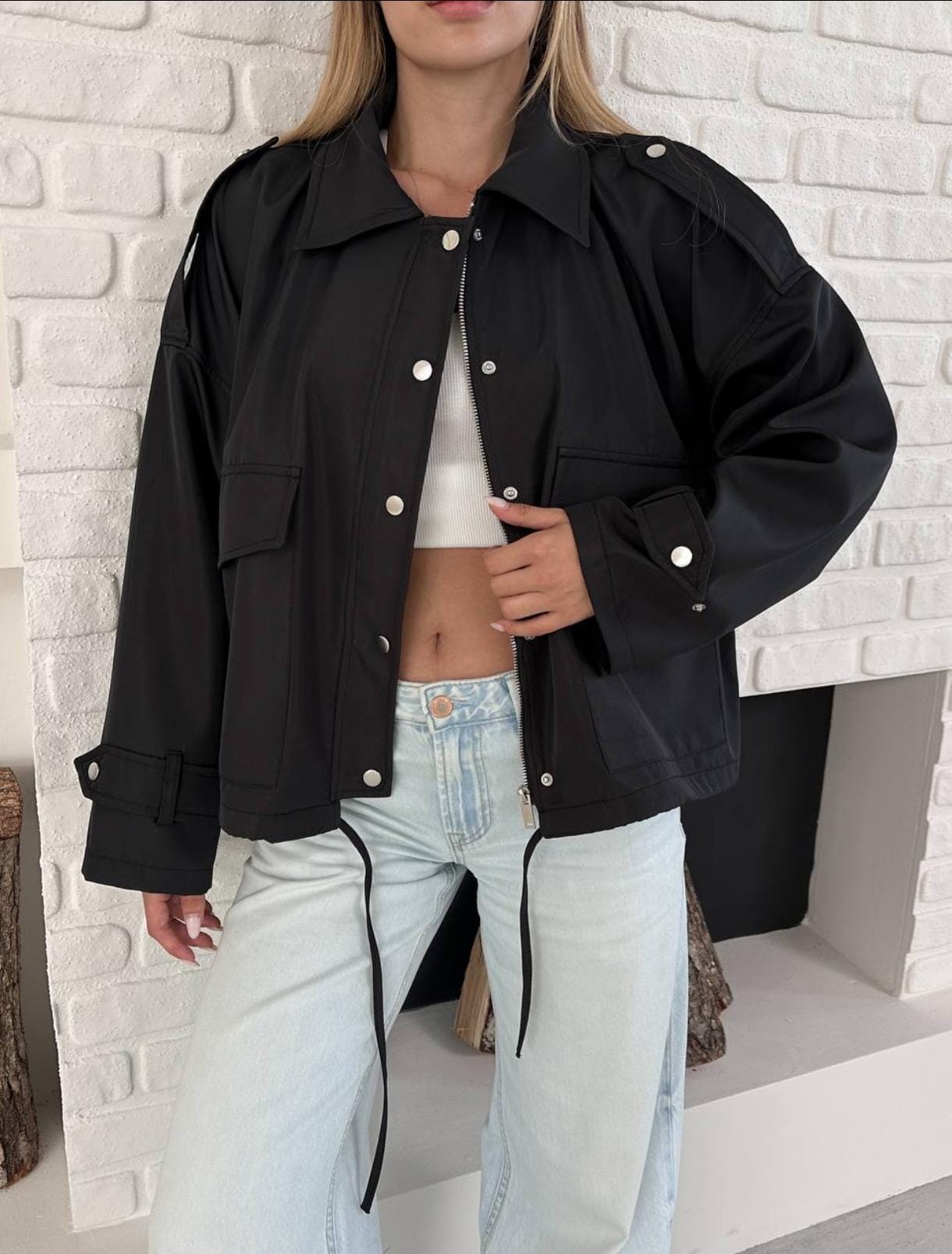 Siyah Renk Çıtçıt Detaylı Boomber Ceket