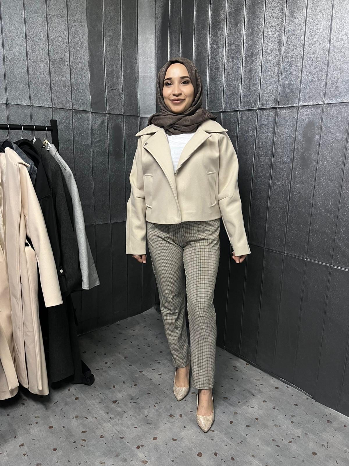 Ekru Fermuarlı Kaşe Crop