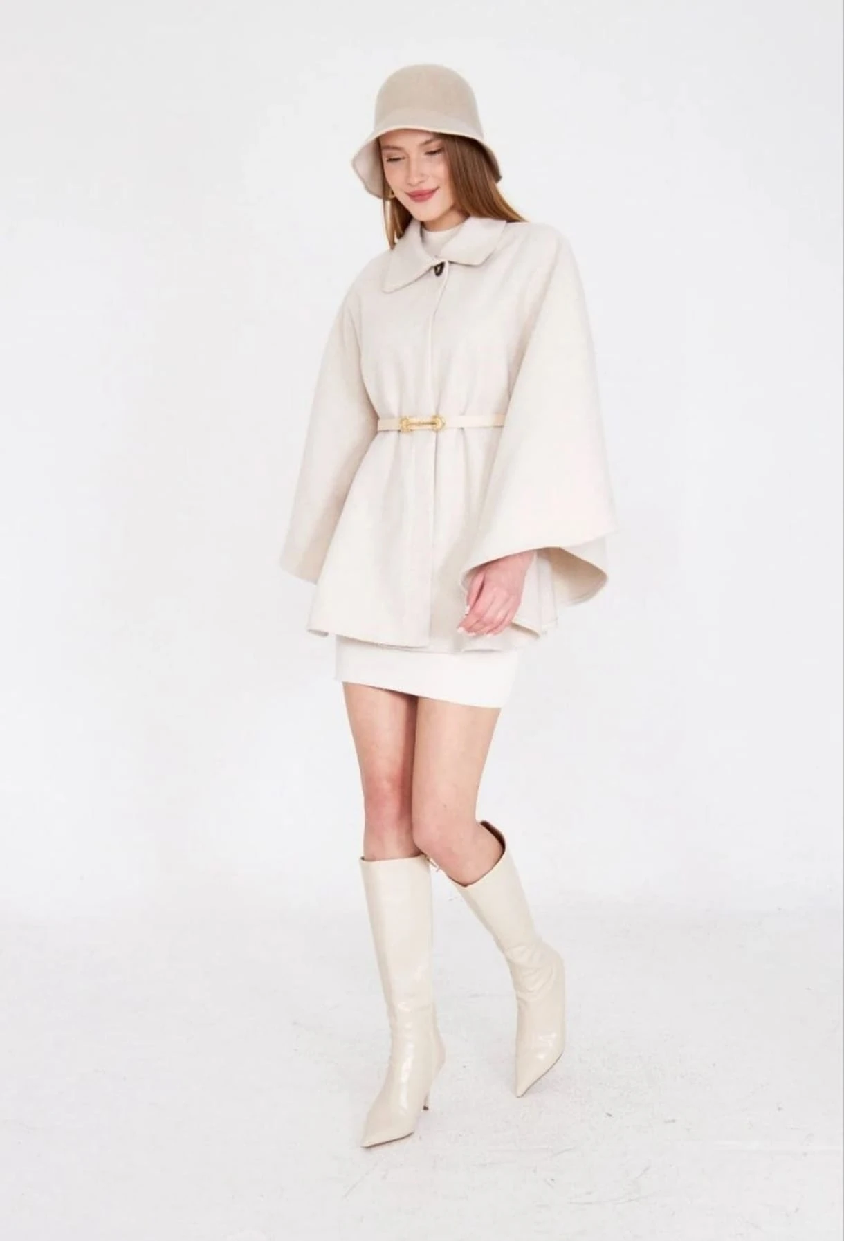 Bej Renk Tek Düğmeli Kemerli Panço