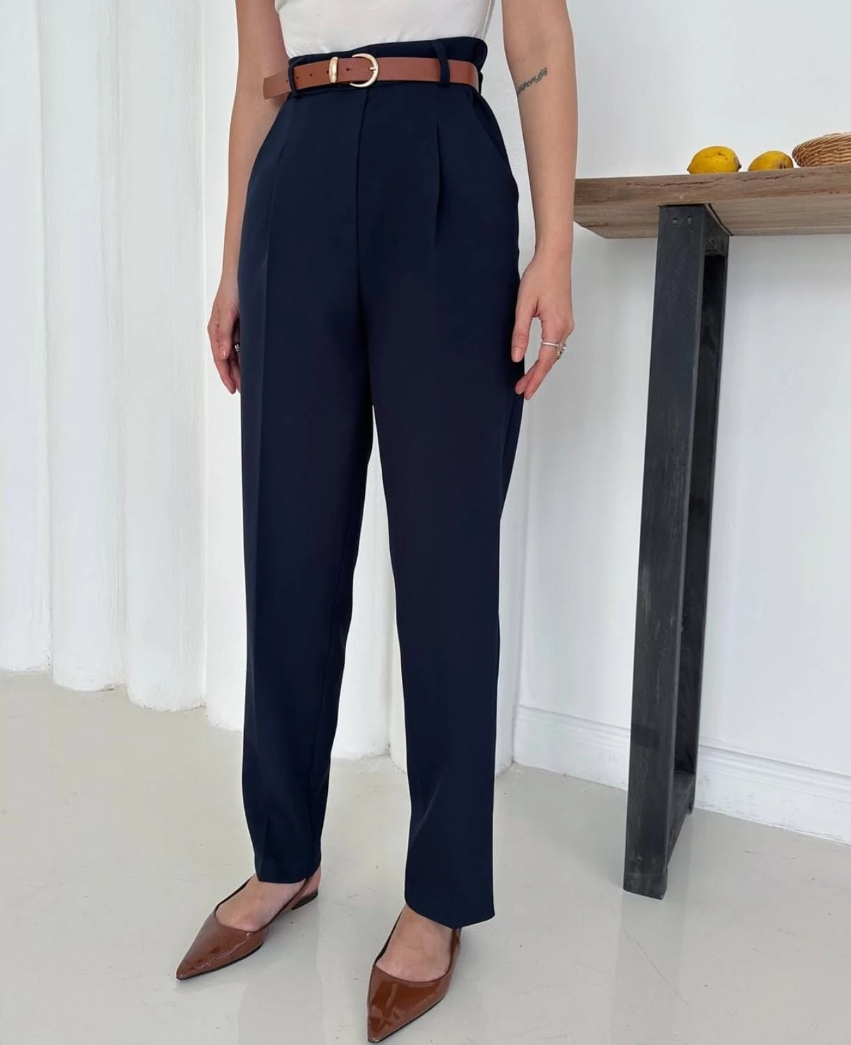 Larcivert Renk Kapak Detalı Yüksek Bel Pantolon