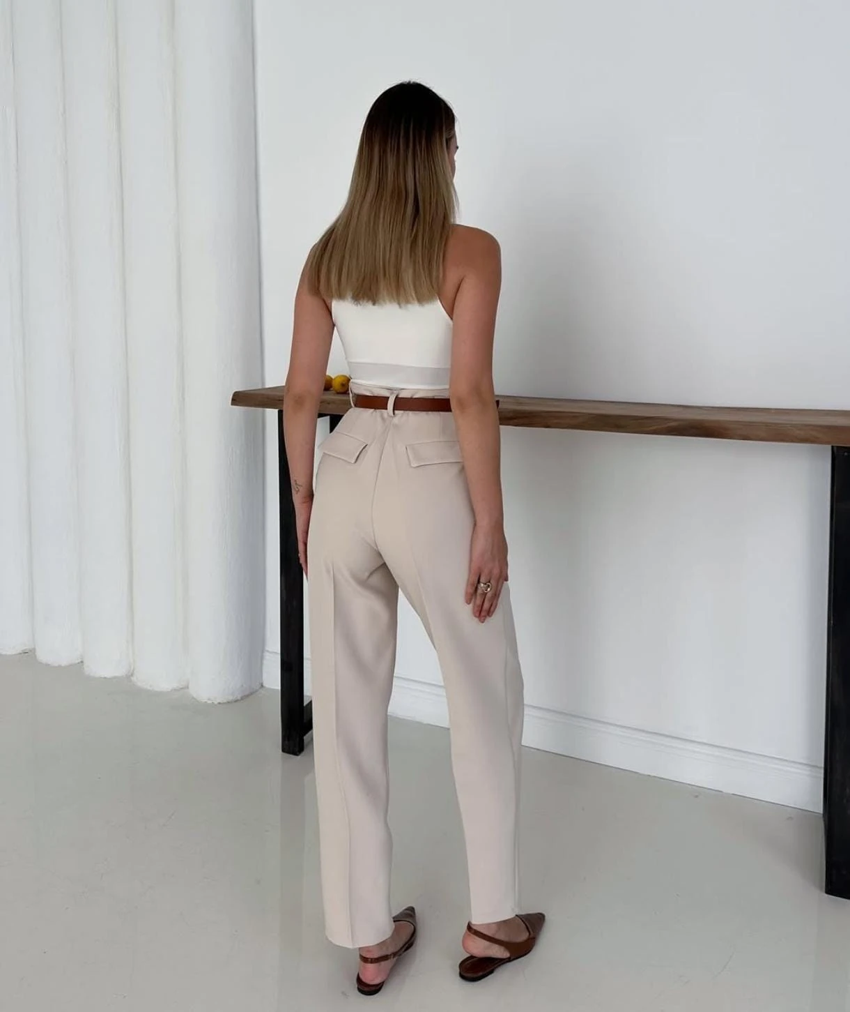 Bej Renk Kapak Detaylı Yüksek Bel Pantolon