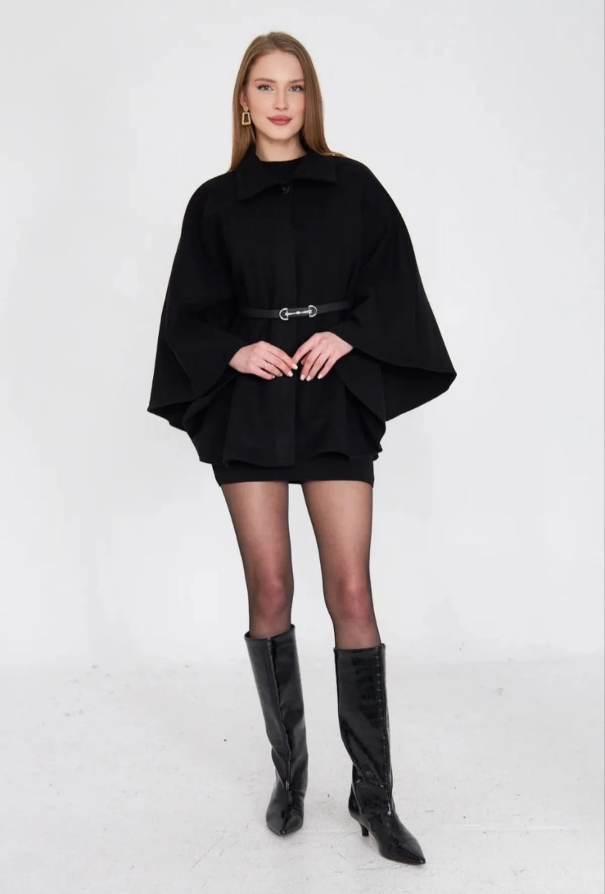 Siyah Tek Düğmeli Kemerli Panço