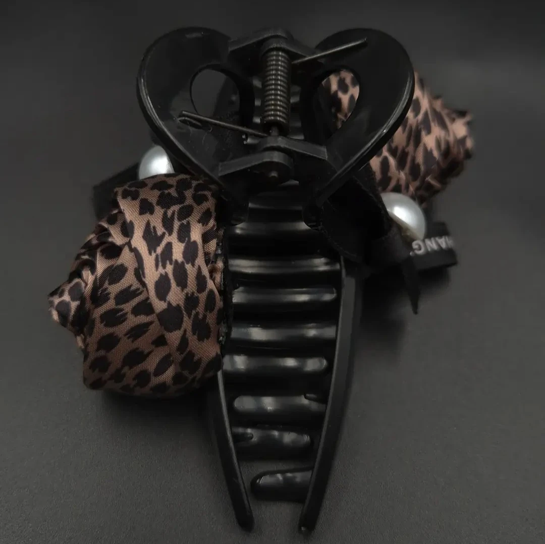 Leopar Desen Güllü Mandal Toka