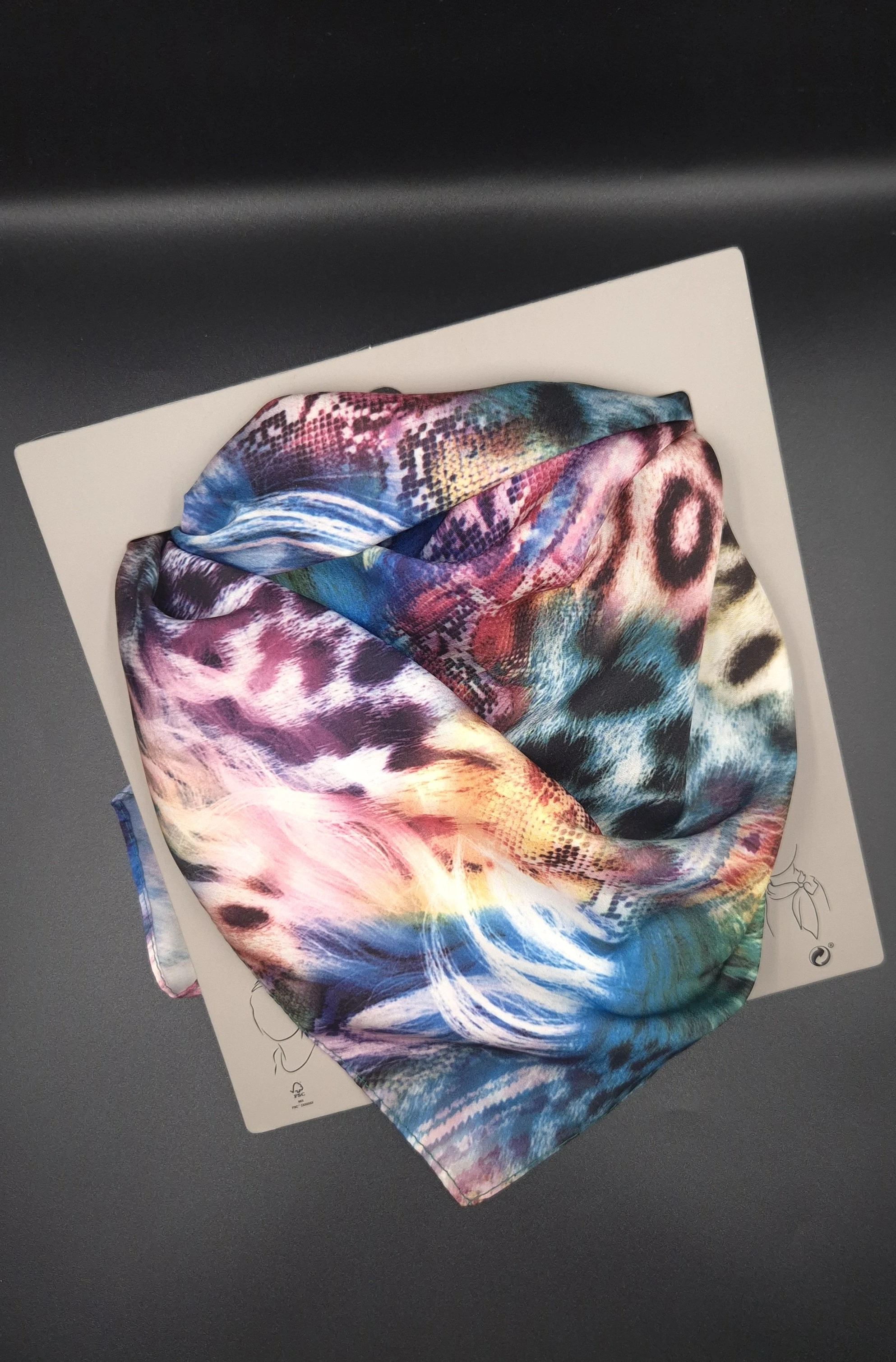 Leopar Rüyası Kare Fular