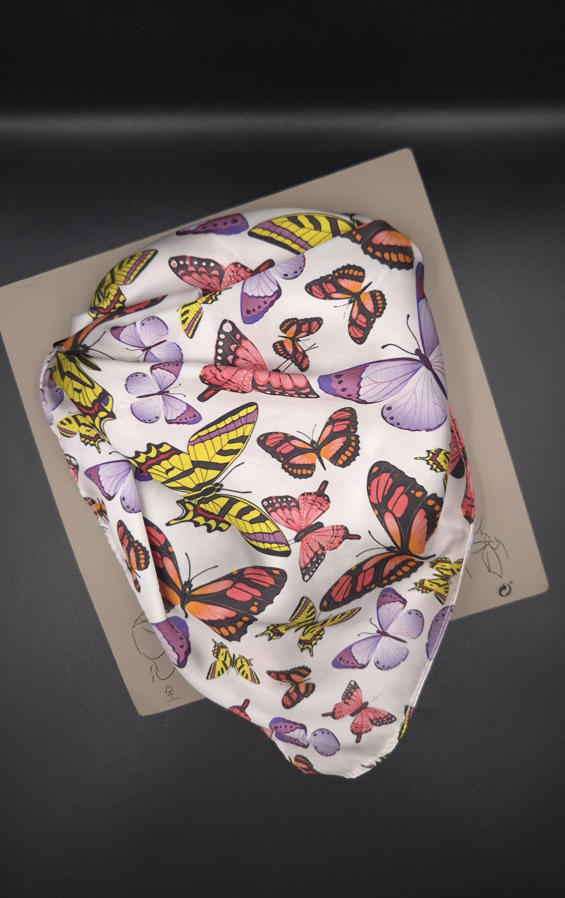 Kelebekler Kare Fular