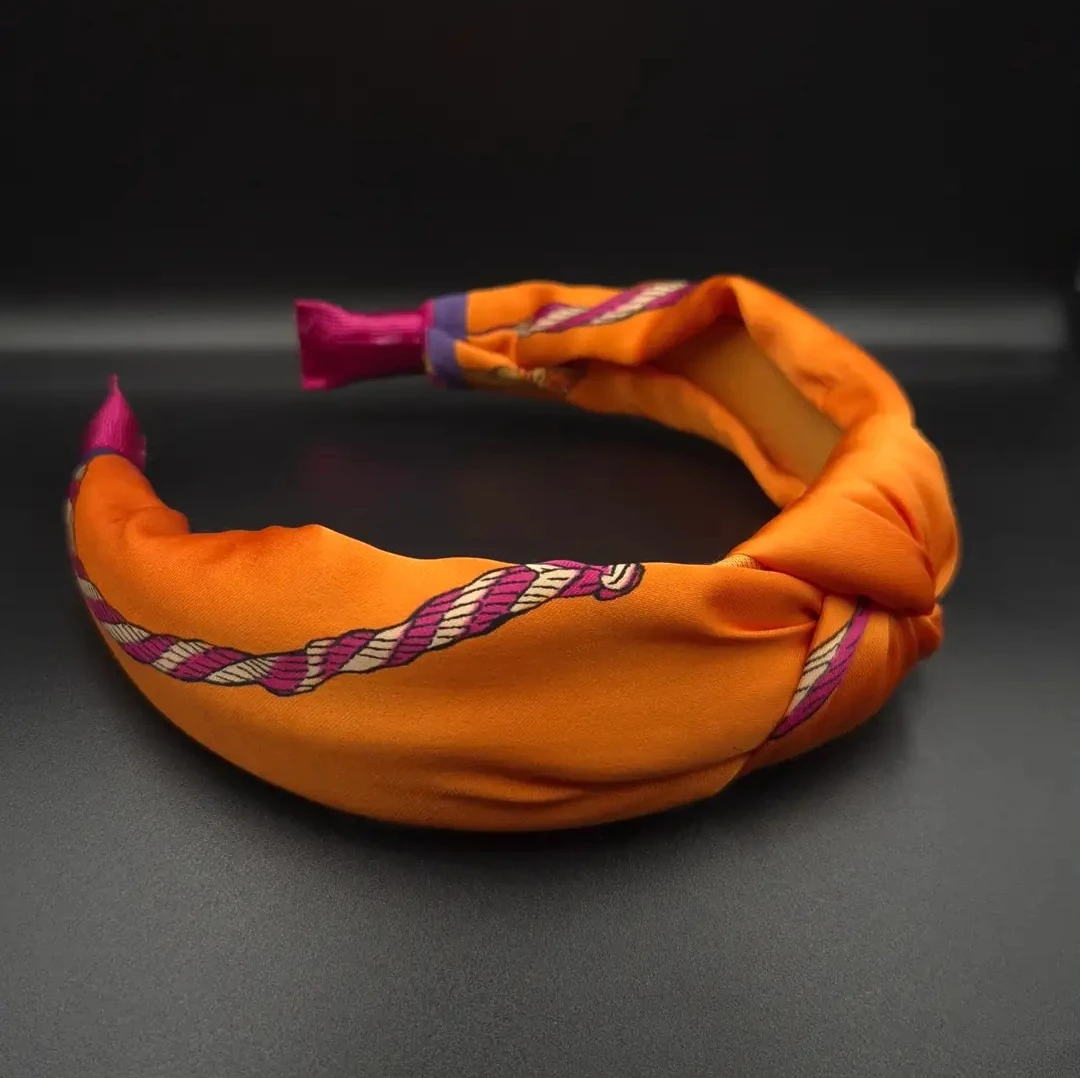 Solea Düğümlü Kumaş Taç