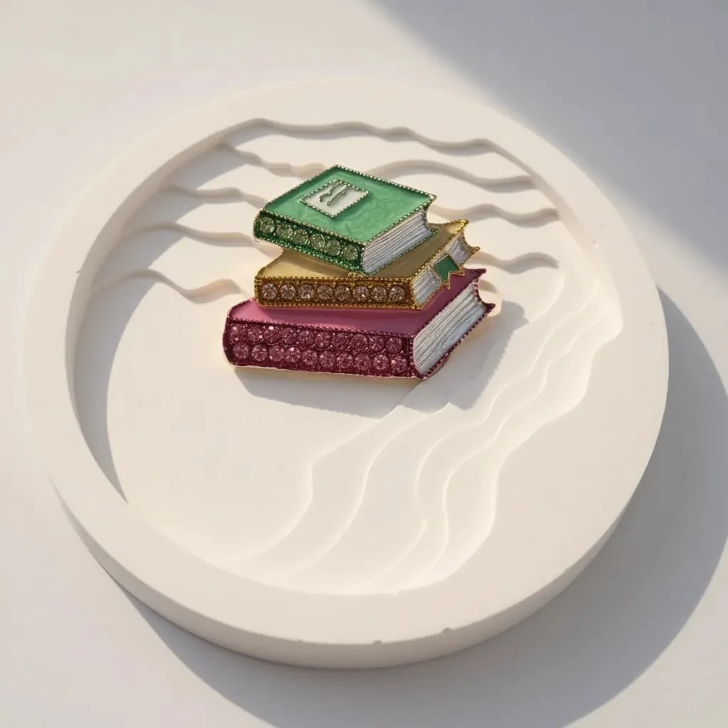 Kitap Işıltısı Broş