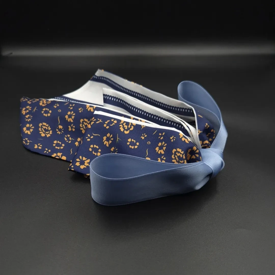 Gökteki Çiçekler Muz Toka 