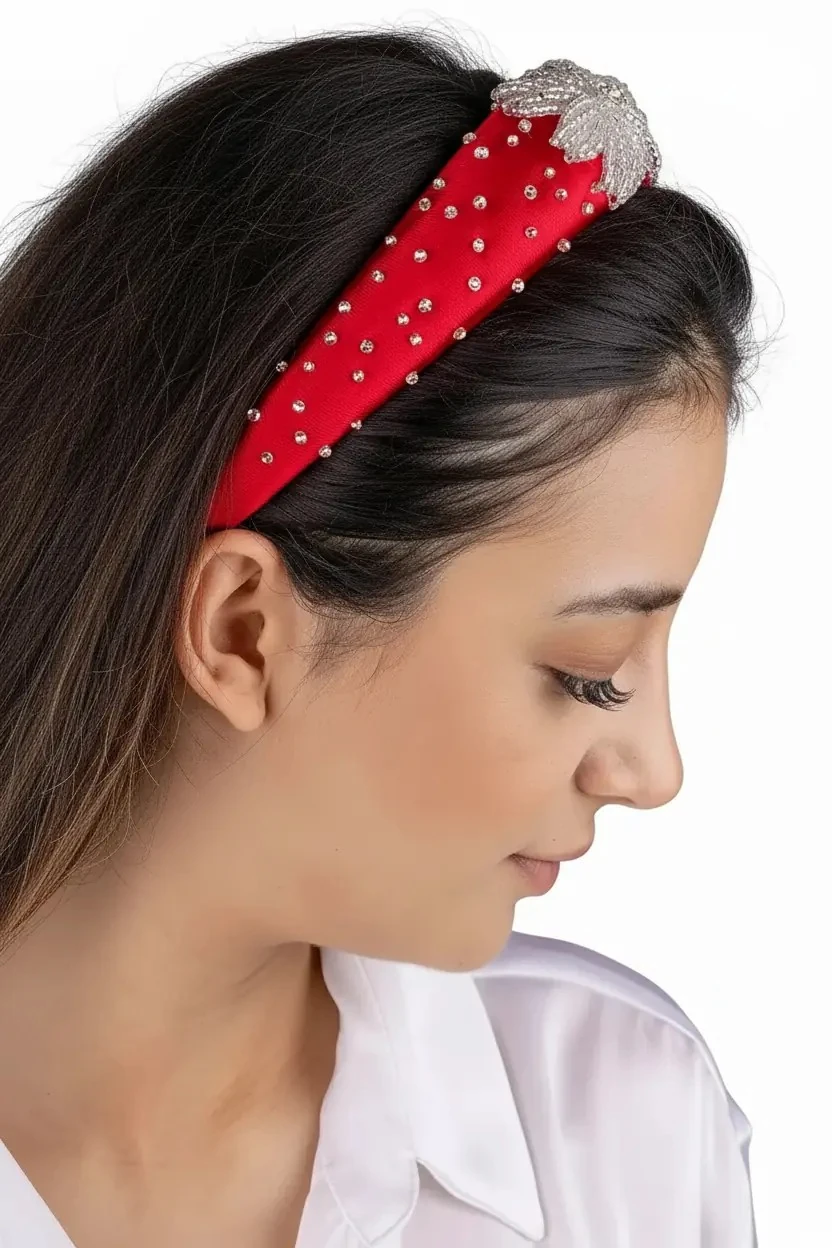 Kırmızı Zerafet – Taş İşlemeli Kadife Taç