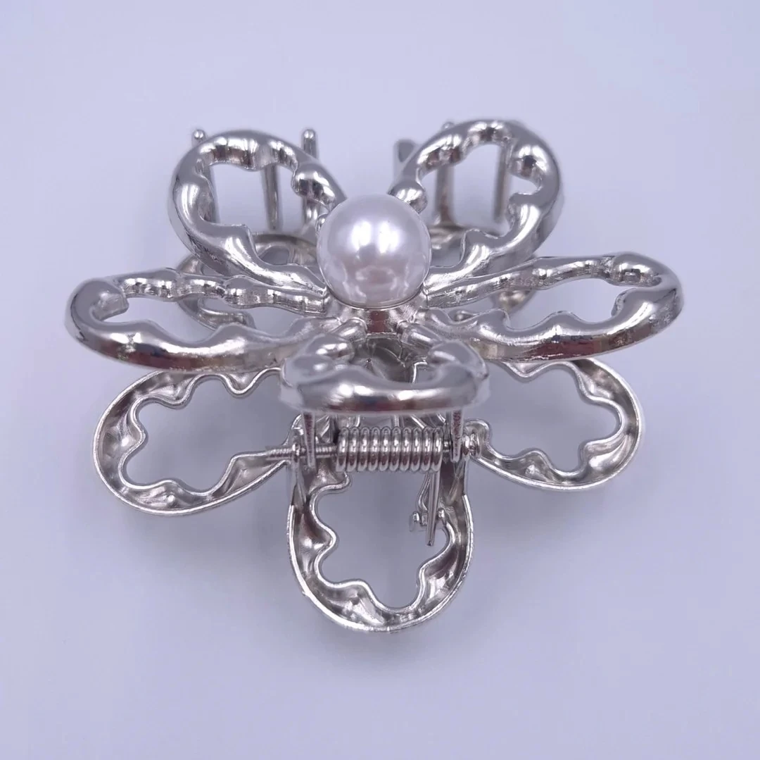 Zarif Çiçek Metal Mandal Toka