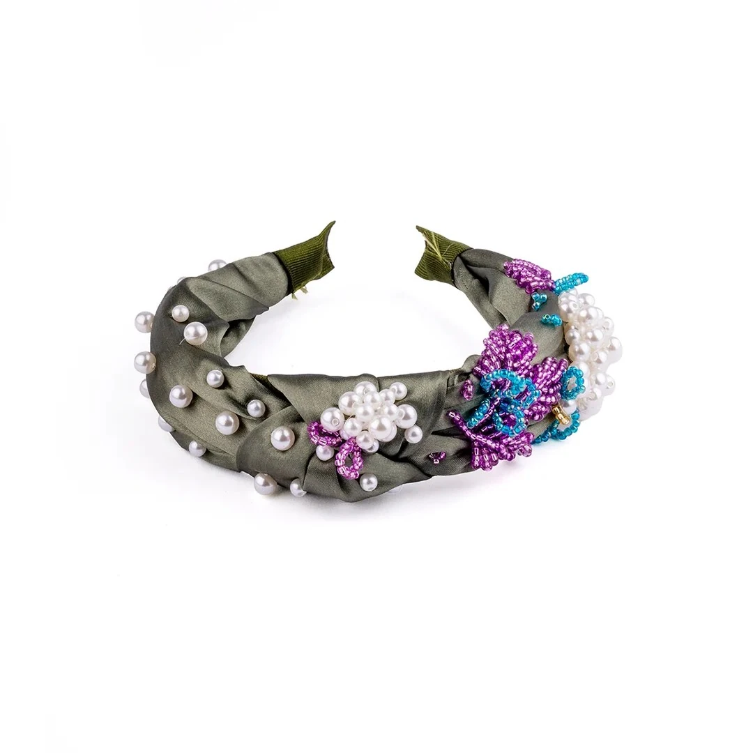 Yeşil Sükûnet – Özel Tasarım Saten Düğüm Taç