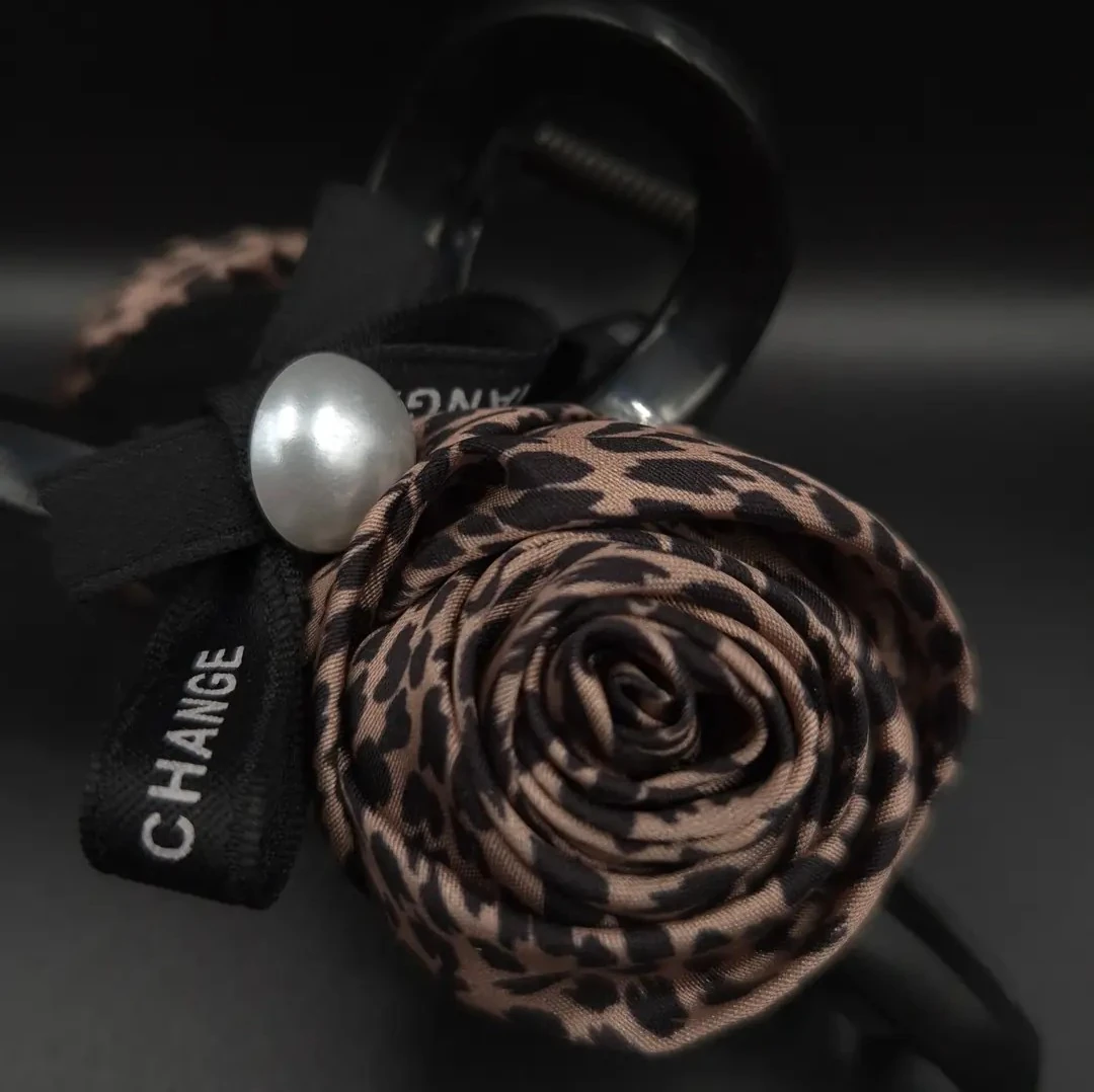 Leopar Desen Güllü Mandal Toka