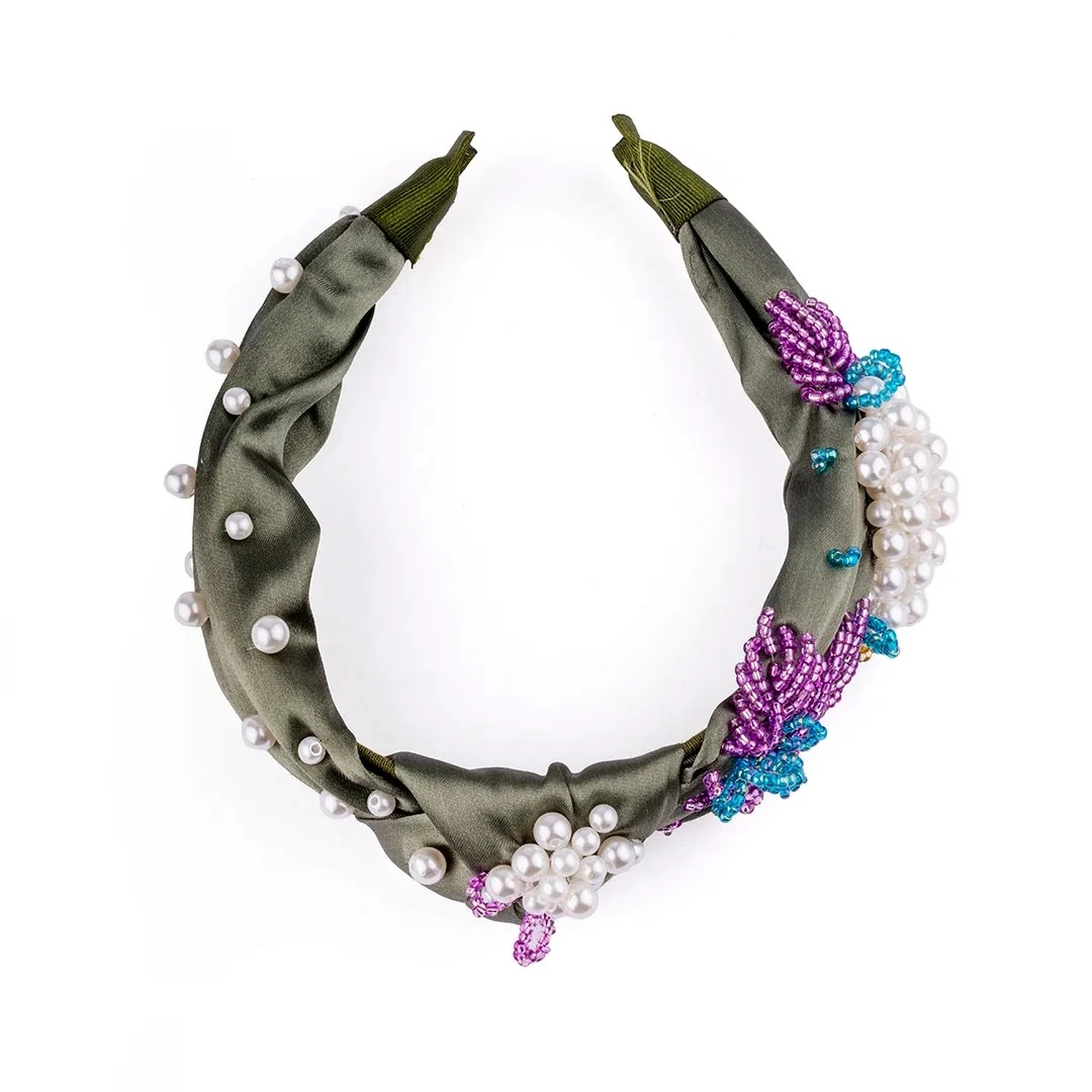 Yeşil Sükûnet – Özel Tasarım Saten Düğüm Taç