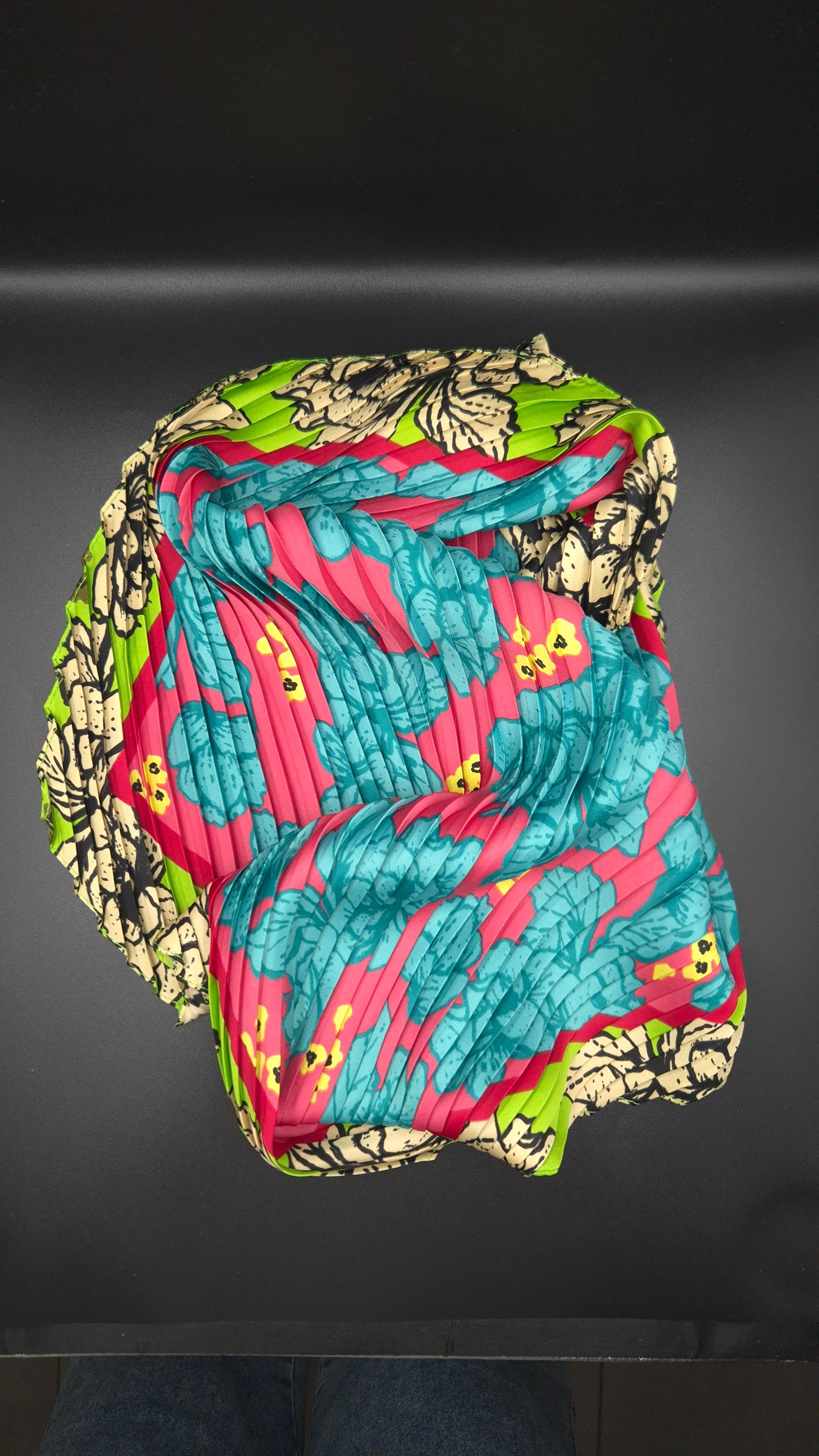 Neon Bahar Pilise Fular