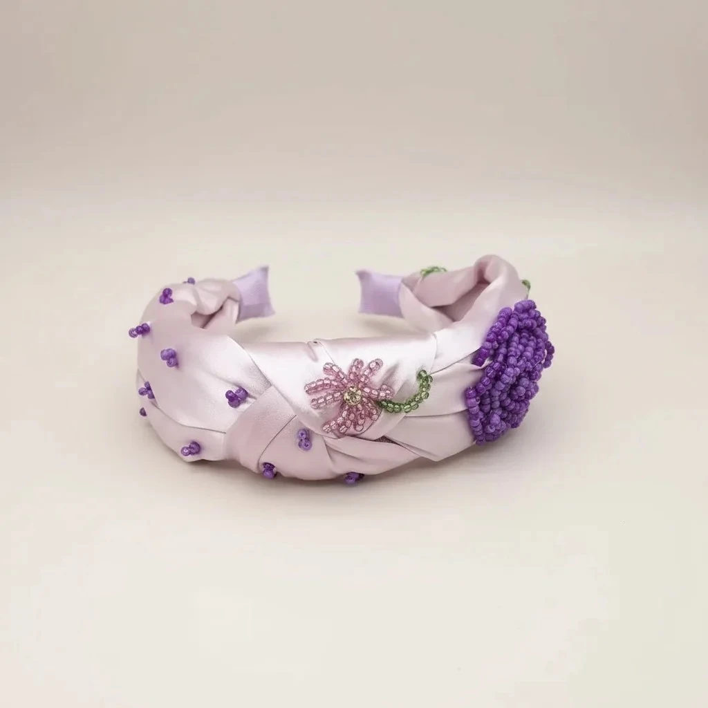 Amaranta - El İşleme Özel Tasarım Saten Düğüm Taç