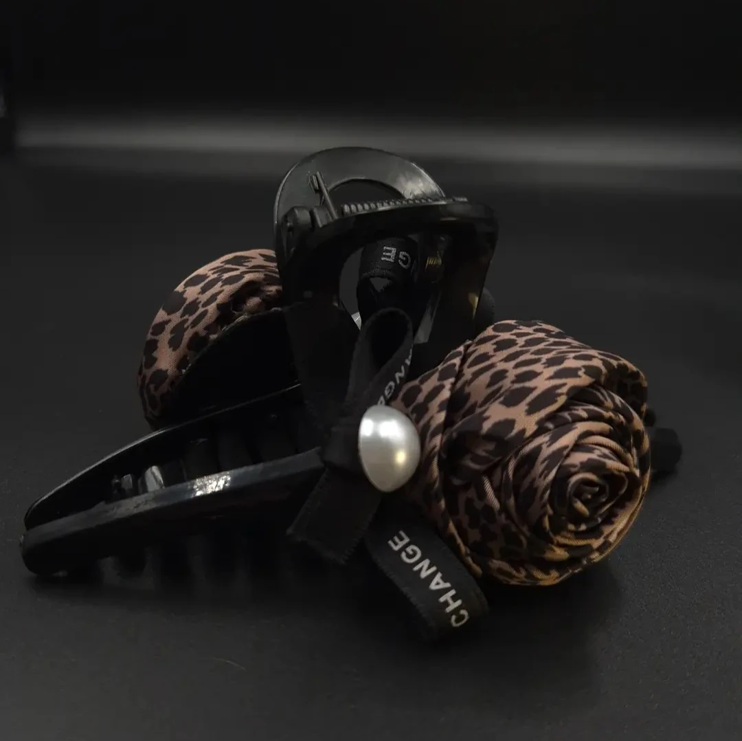 Leopar Desen Güllü Mandal Toka