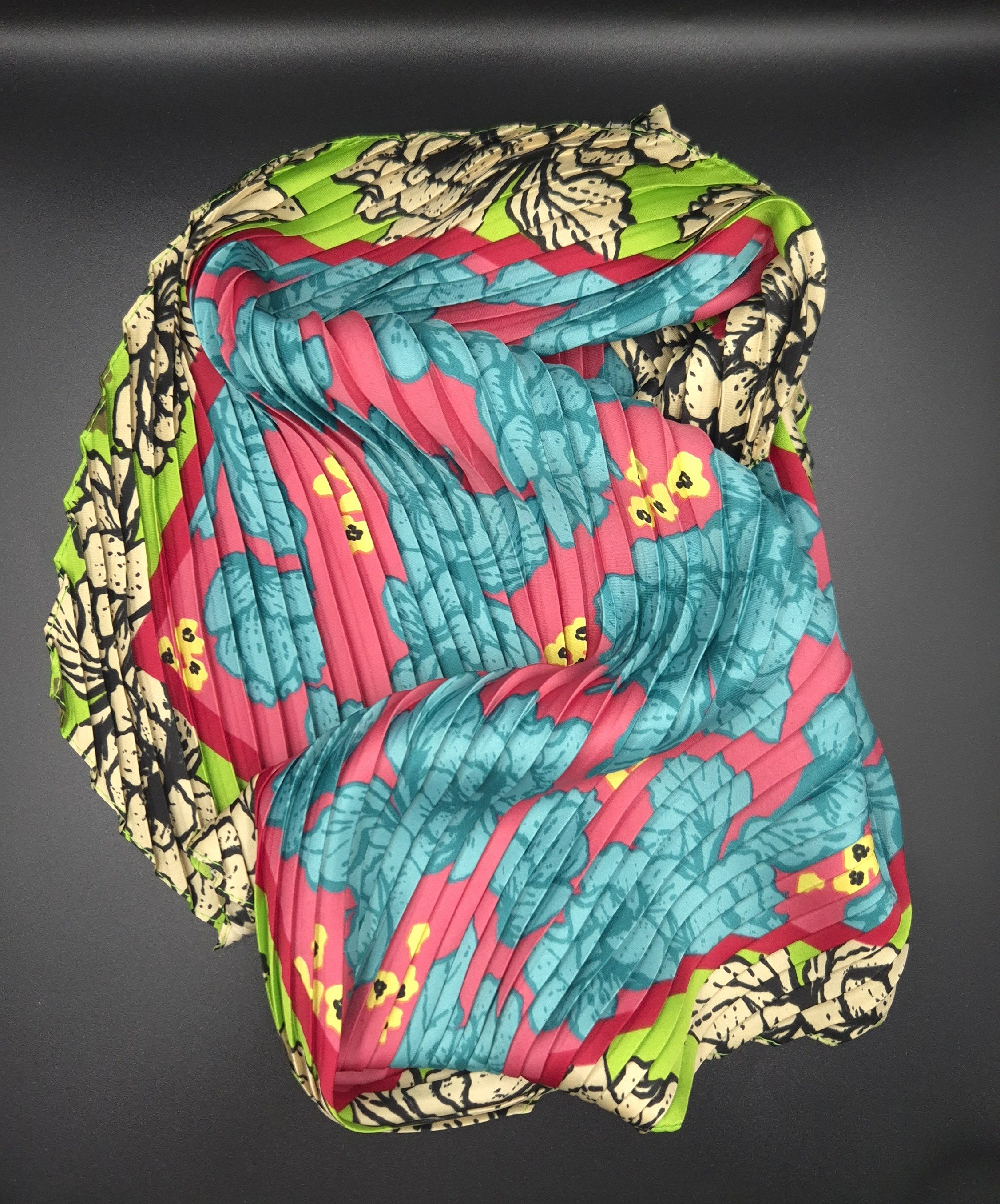 Neon Bahar Pilise Fular