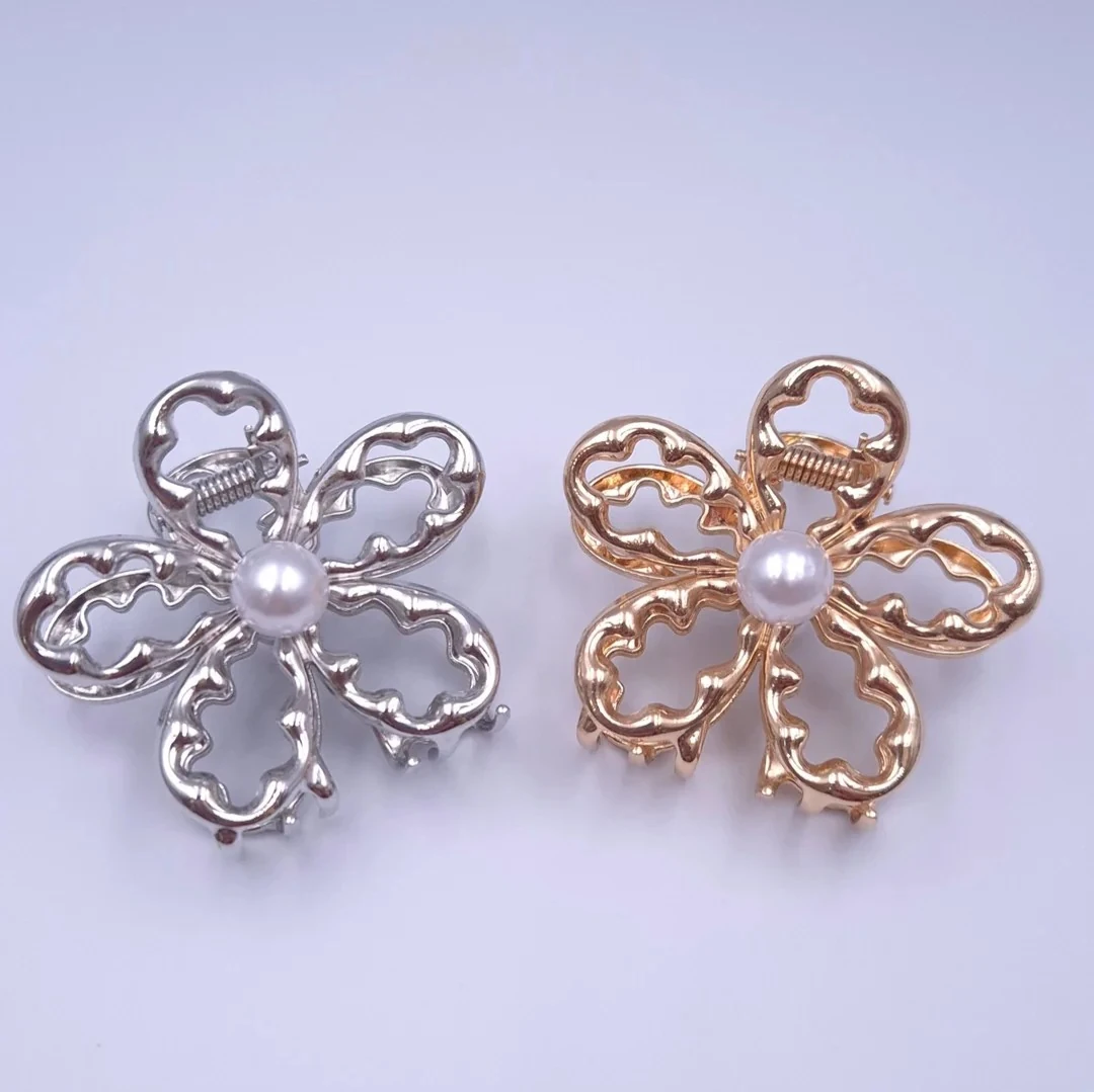 Zarif Çiçek Metal Mandal Toka