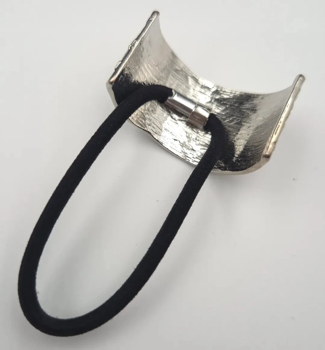 Lineo – Çizgili Metal Detaylı Lastik Toka