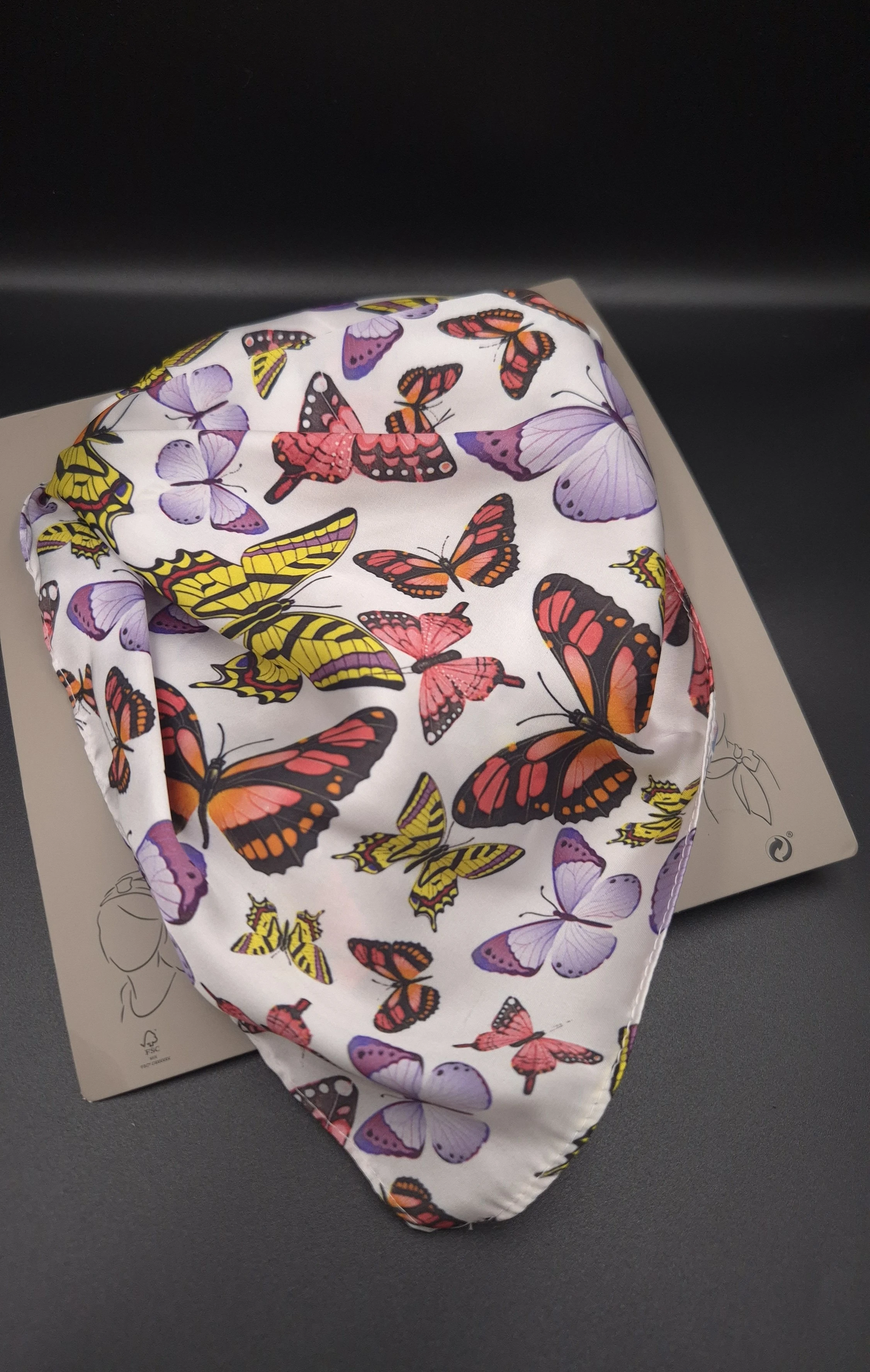 Kelebekler Kare Fular