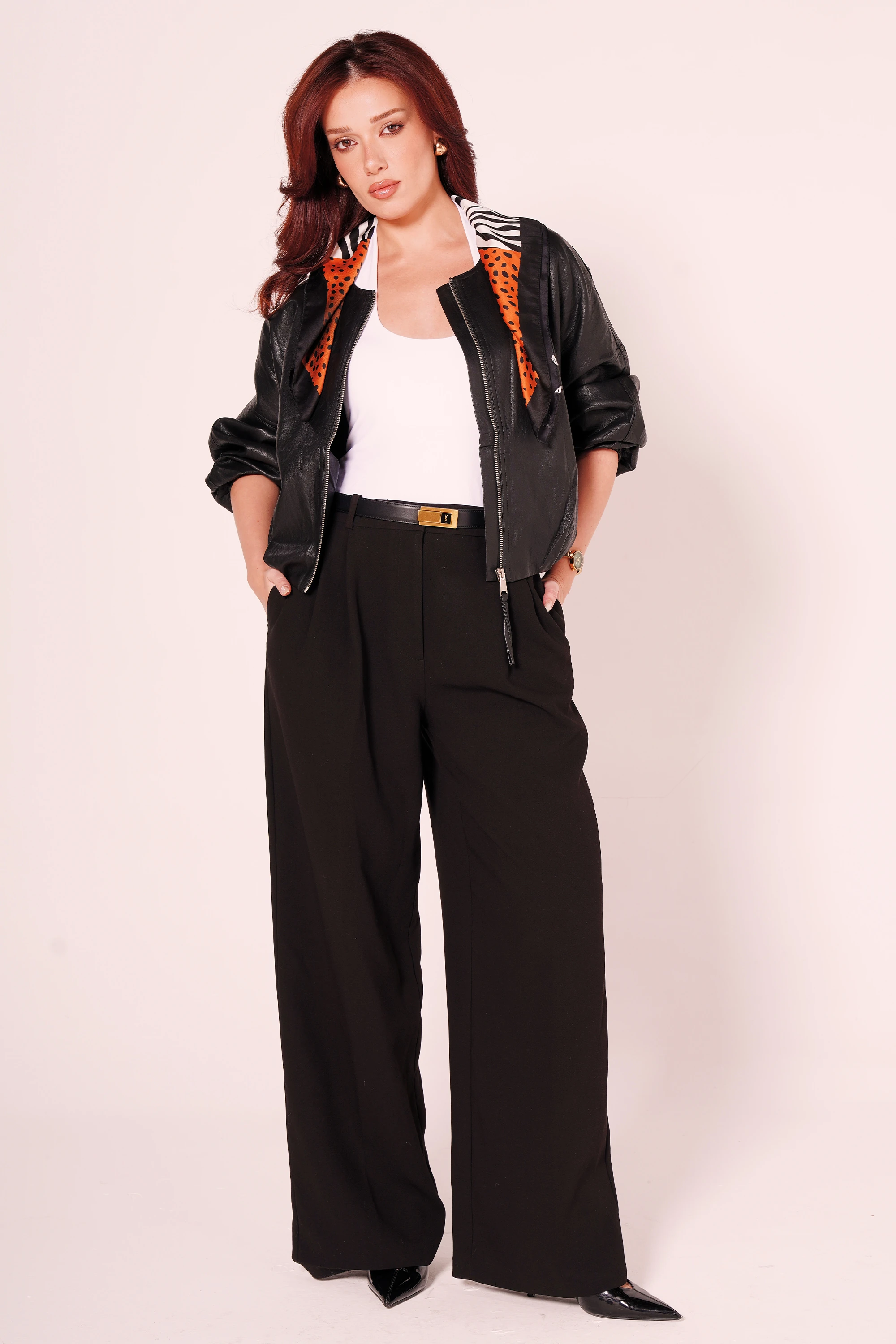 Beli Pileli Kolları Lastik Detaylı Deri Ceket