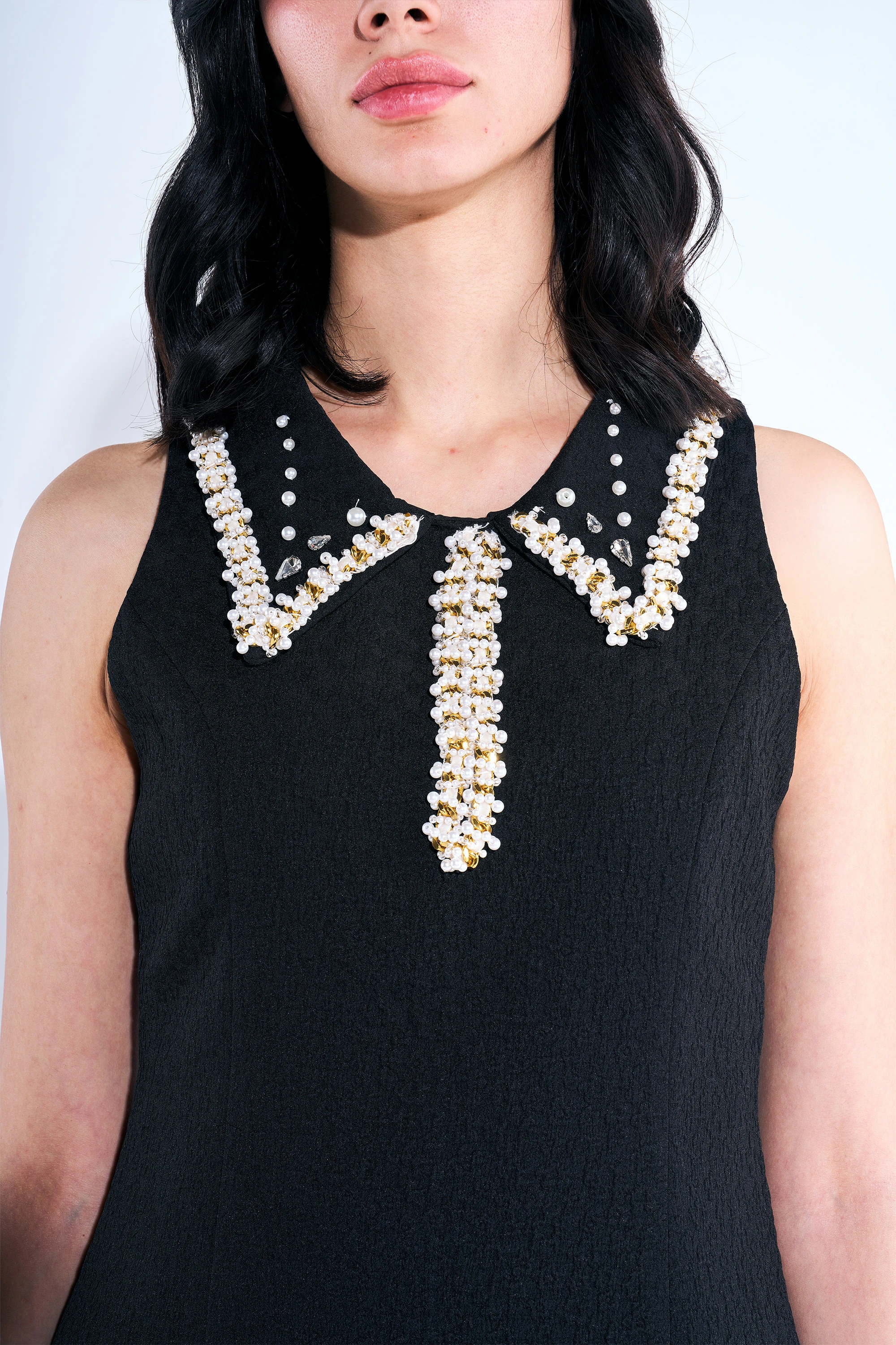 İnci ve Taş İşlemeli Yakalı Mini Elbise