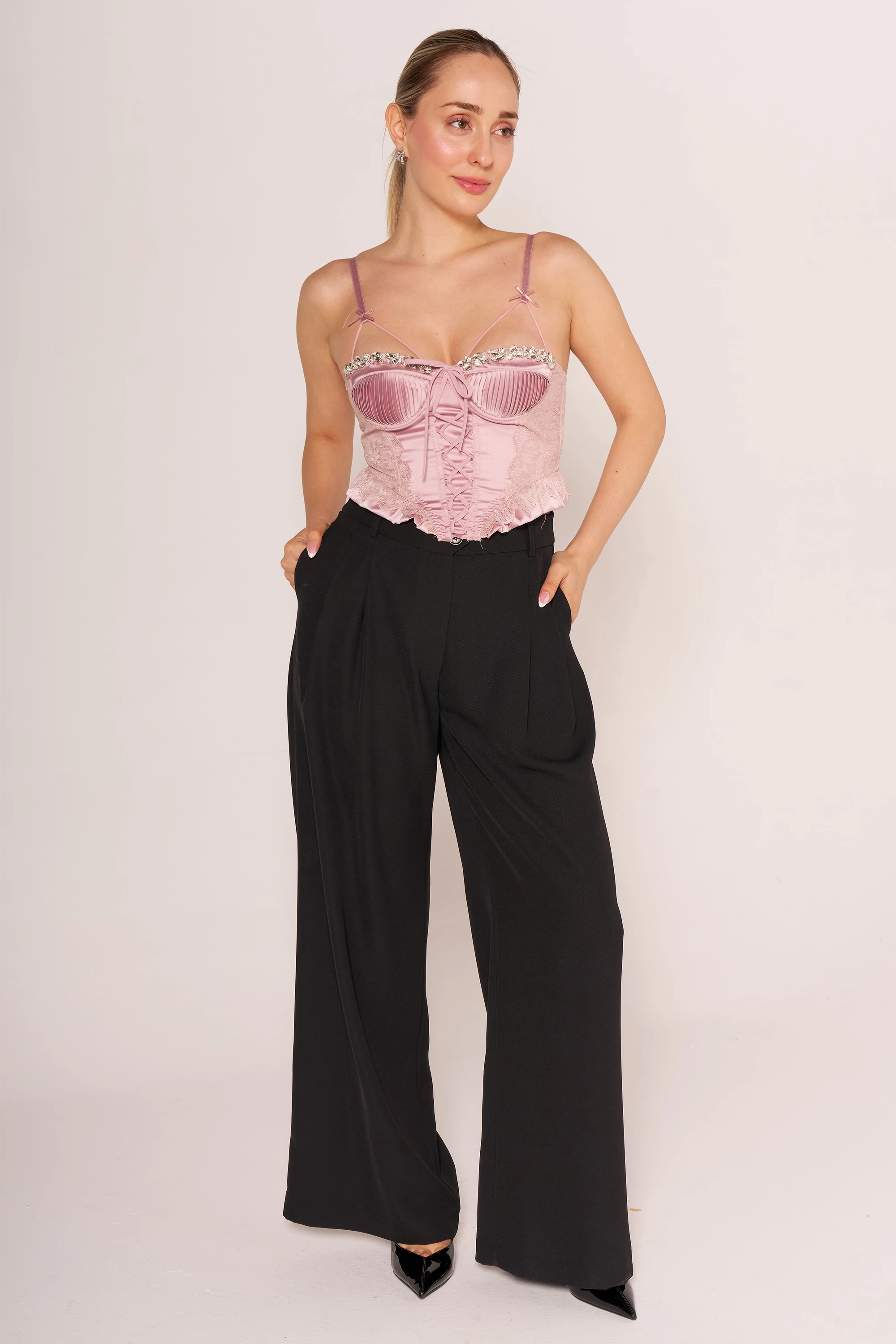 Yakası Taşlı Bağcıklı Büstiyer - Pembe