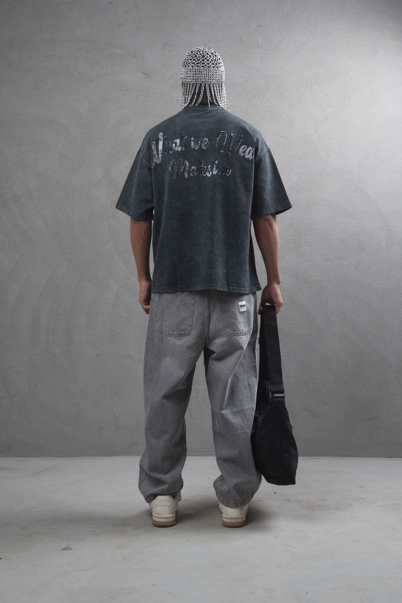 Başlık: Maksim Yıkamalı – What We Wear Patch Detaylı Tişört | 10042 - Siyah