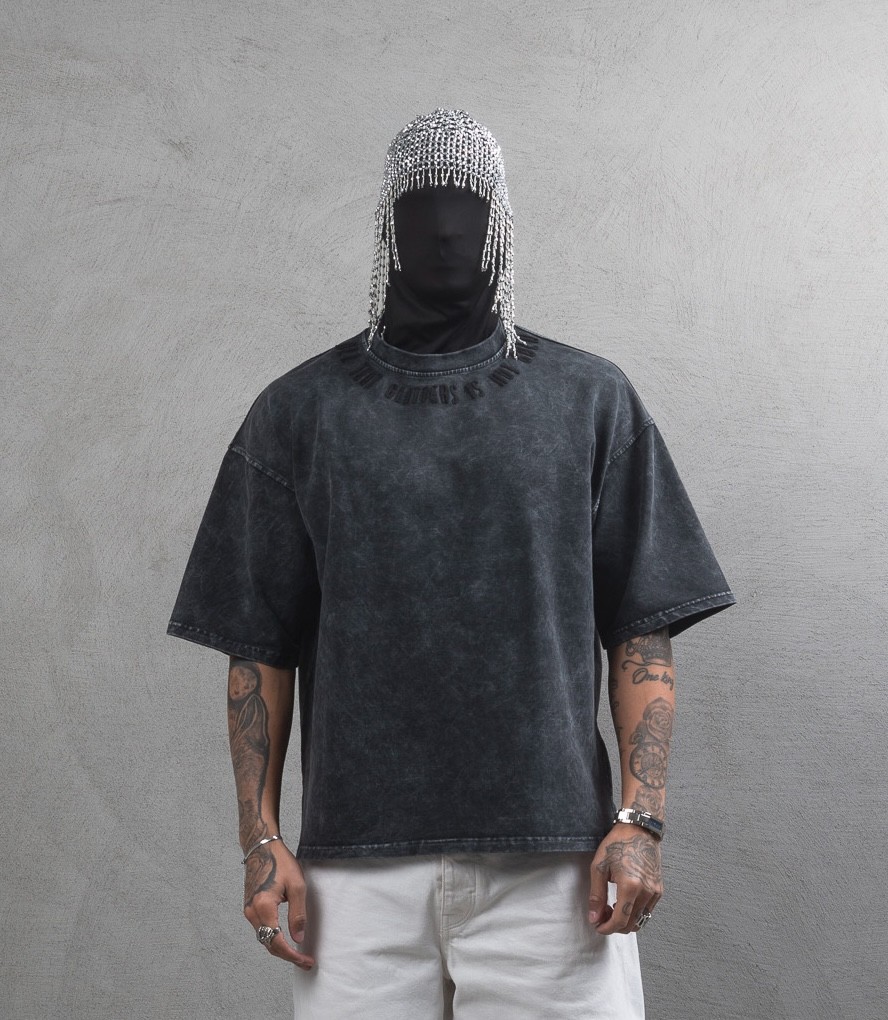 Maksim Yıkamalı Zincir Nakışlı Bisiklet Yaka – Oversize Tişört | 10043 - Black