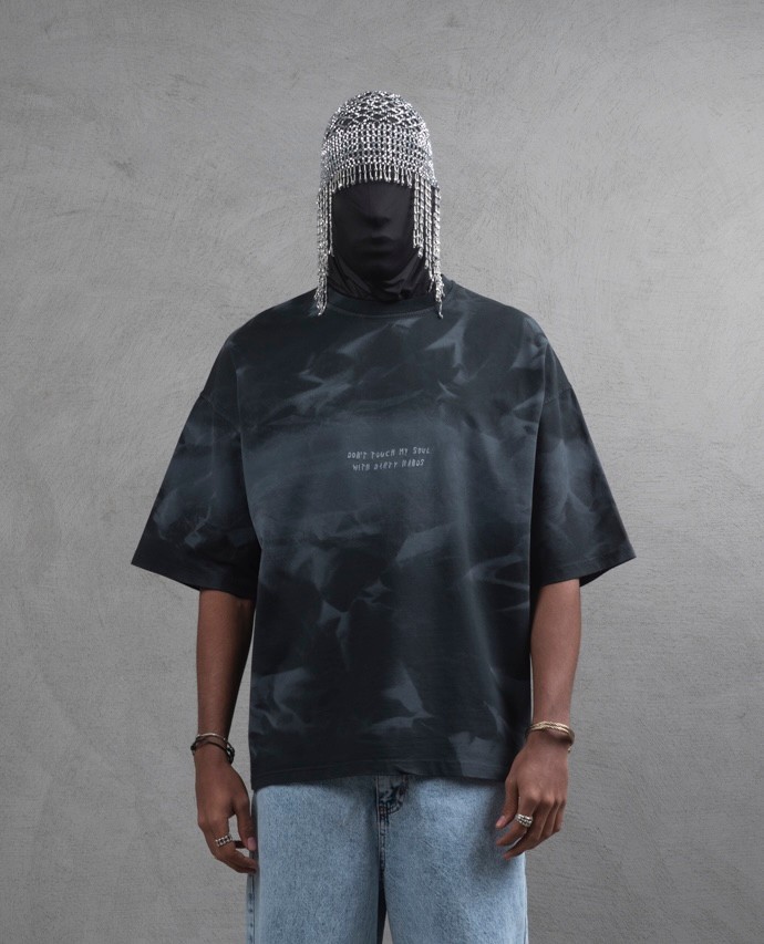 Maksim Oversize Batik Pistole Yıkamalı – “Don’t Touch My Soul” Nakışlı Tişört | 10040 - Siyah