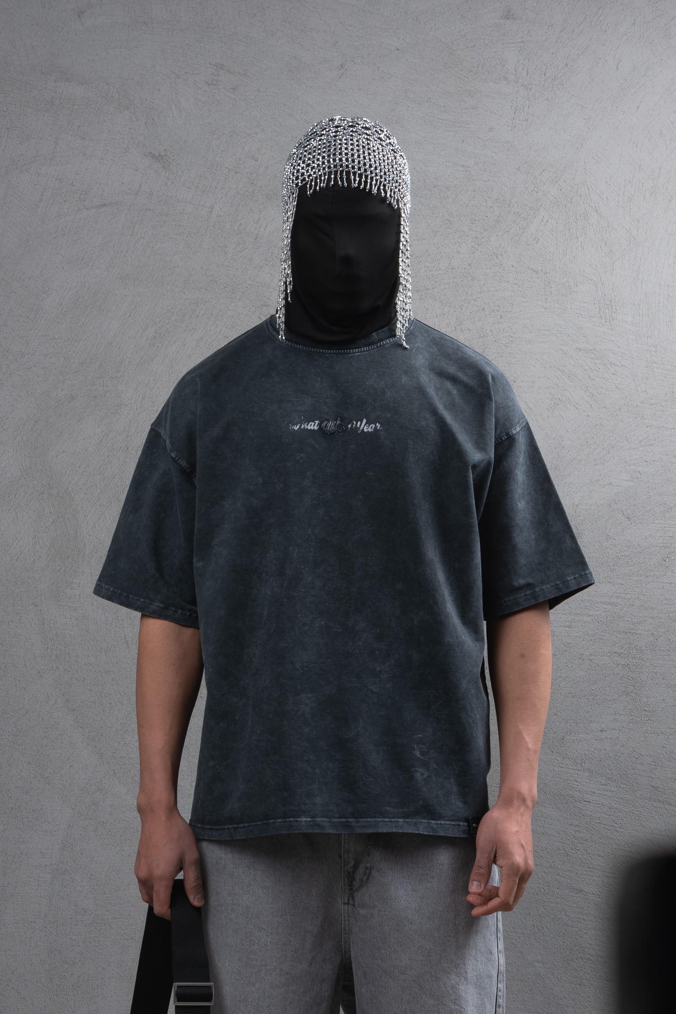 Başlık: Maksim Yıkamalı – What We Wear Patch Detaylı Tişört | 10042