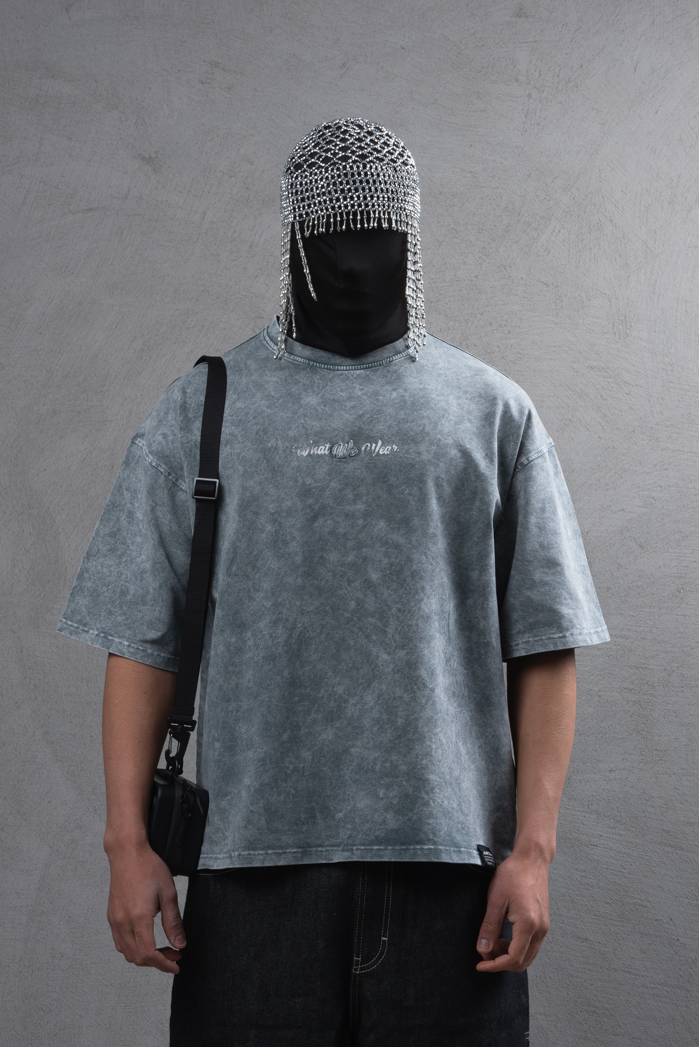 Başlık: Maksim Yıkamalı – What We Wear Patch Detaylı Tişört | 10042 - Gri