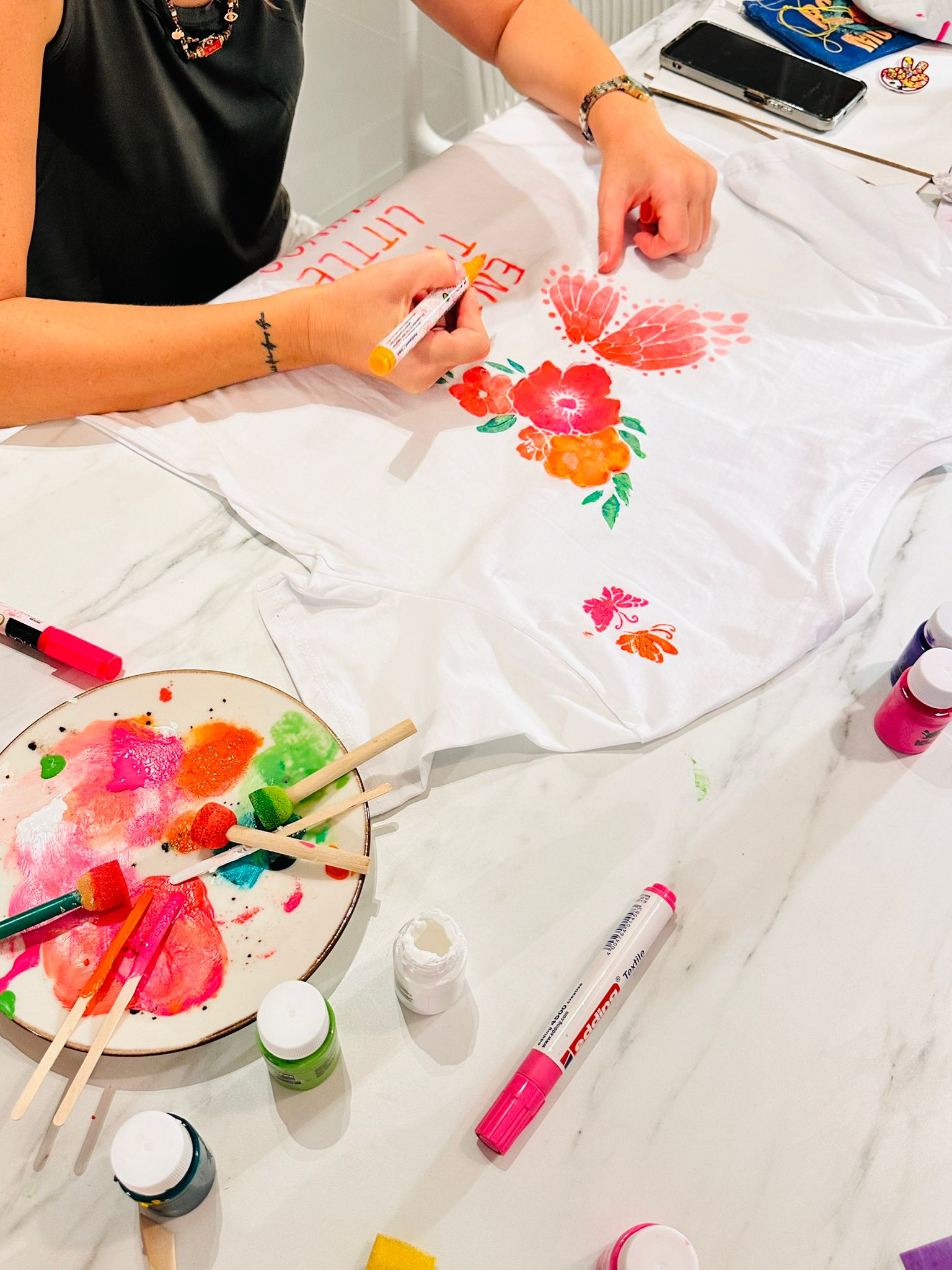 KENDİ T-SHİRT'ÜNÜ TASARLA