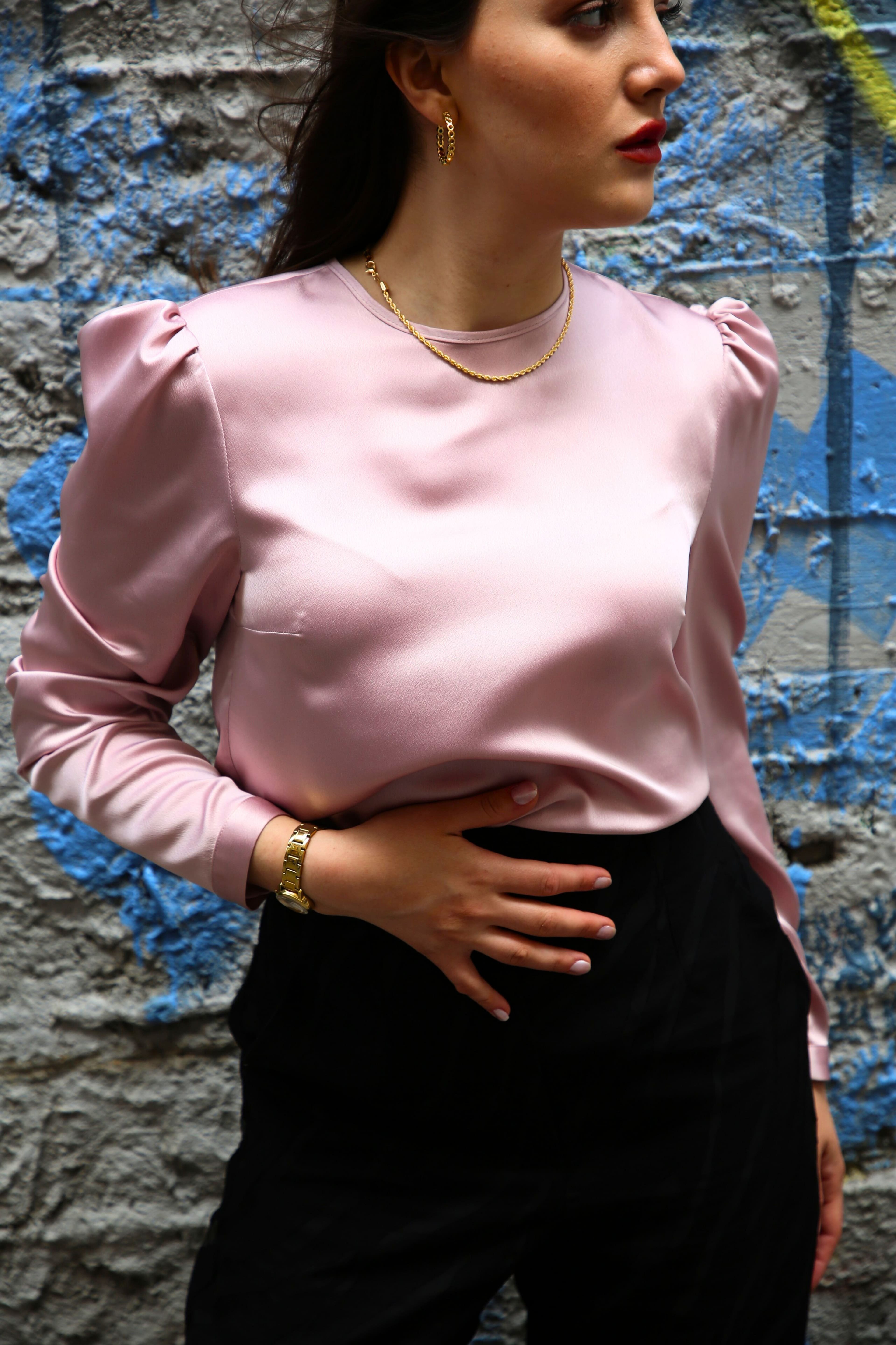 Pembe Bluz
