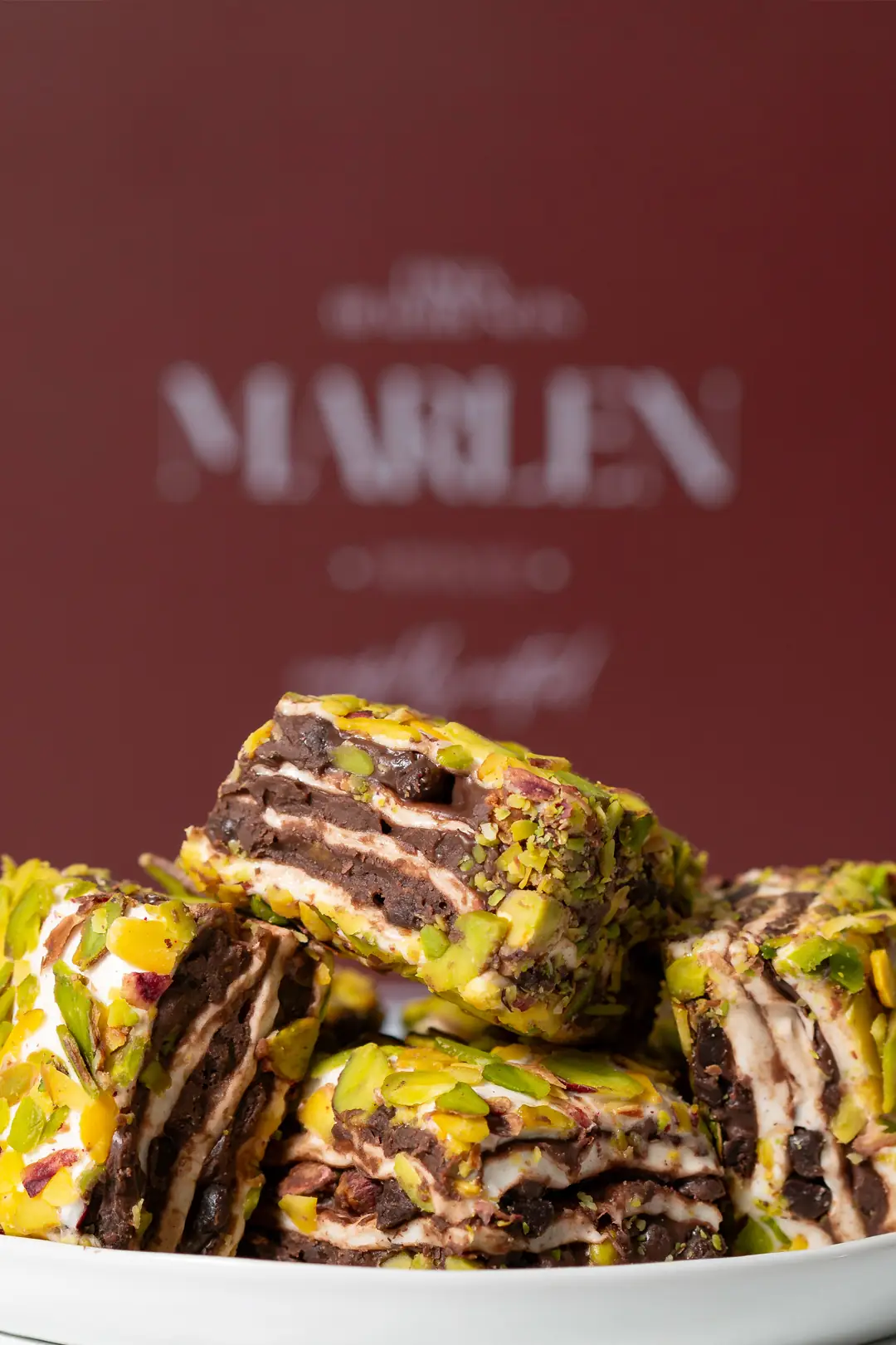 Toz Fıstıklı Çikolatalı Baklava Lokum