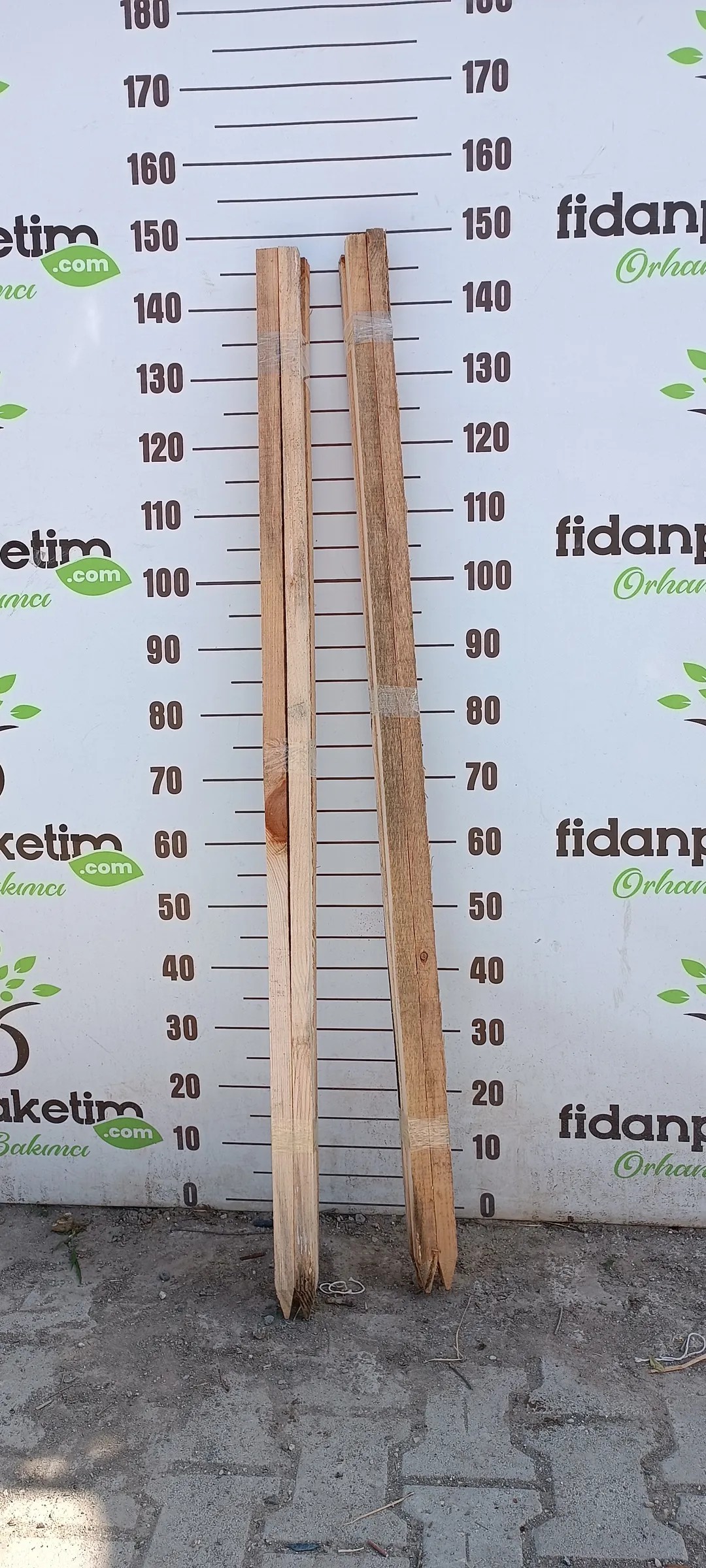 FİDAN KAZIĞI TAHTA ( 3 CM * 3 CM) FİDAN DESTEK ÇUBUĞU  - 48 ADET