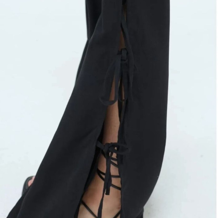 Fiyonklu Bağcık Detaylı Bluz Takım