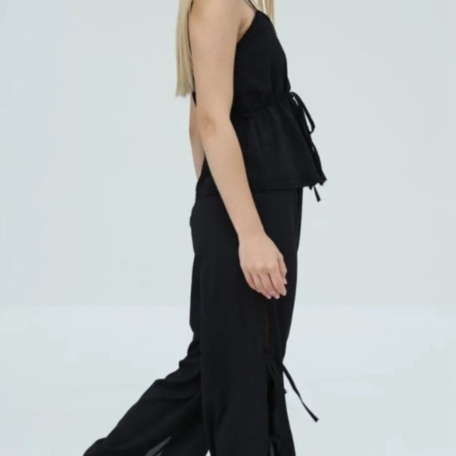 Fiyonklu Bağcık Detaylı Bluz Takım