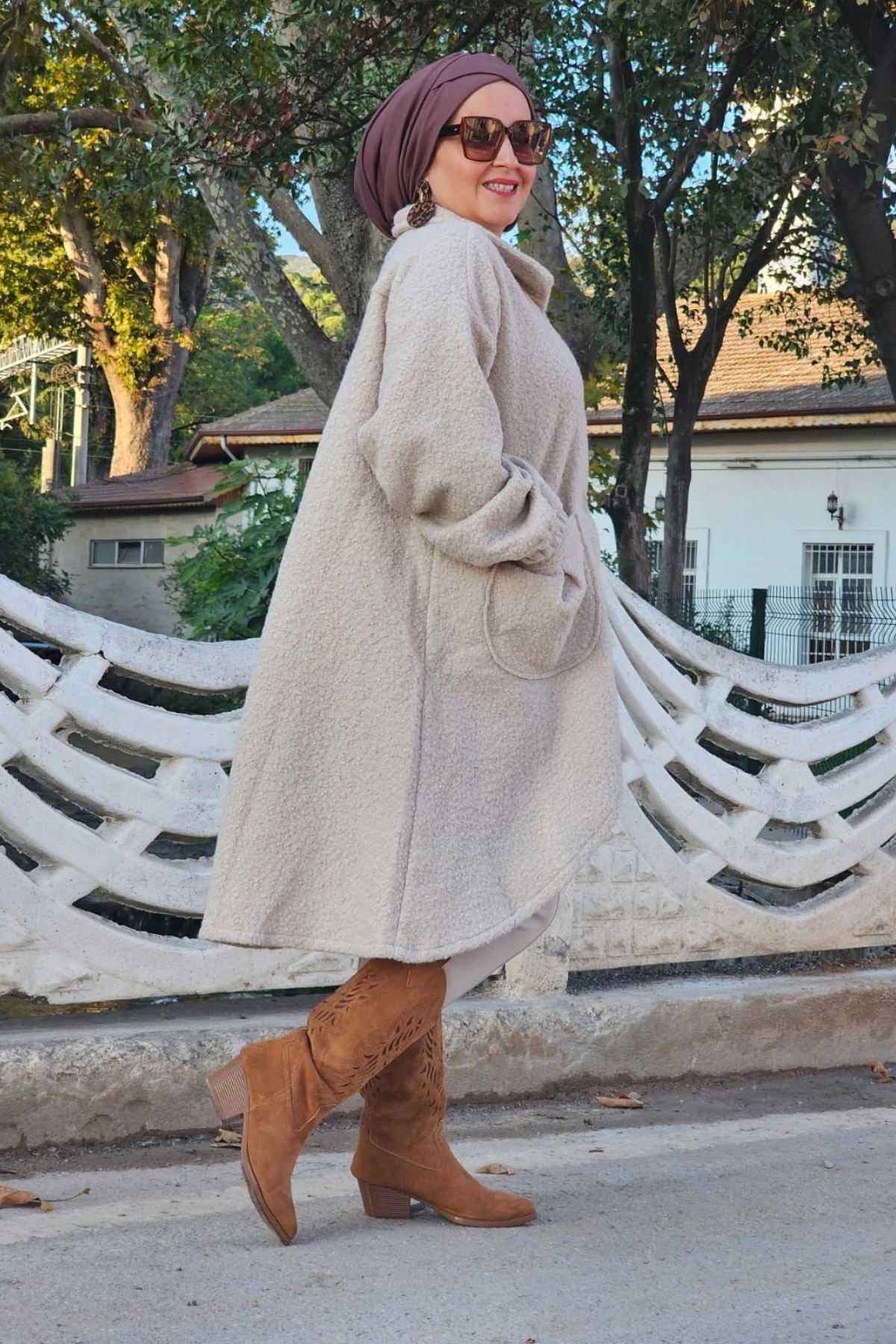 Yandan Cepli Oval Kesim Buklet Kaban