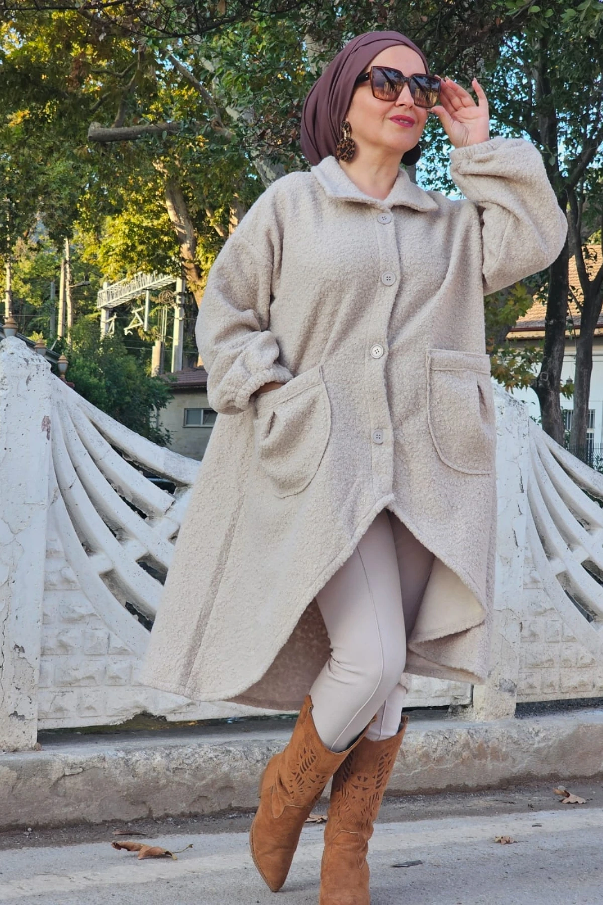 Yandan Cepli Oval Kesim Buklet Kaban - Ekru