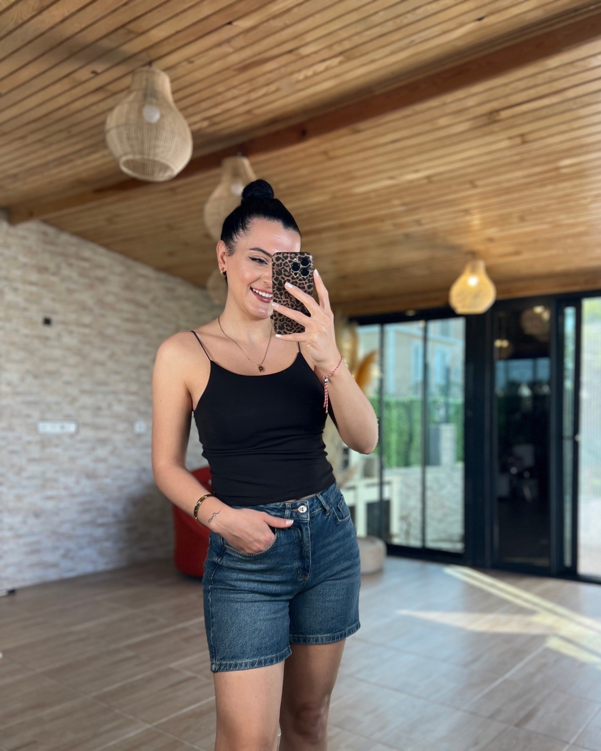 ASKISI LASTİKLİ ATLET