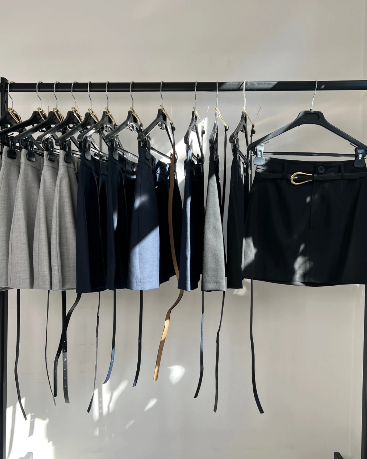 GOLD TOKALI KEMERLİ TOK KUMAŞ MİNİ ETEK 