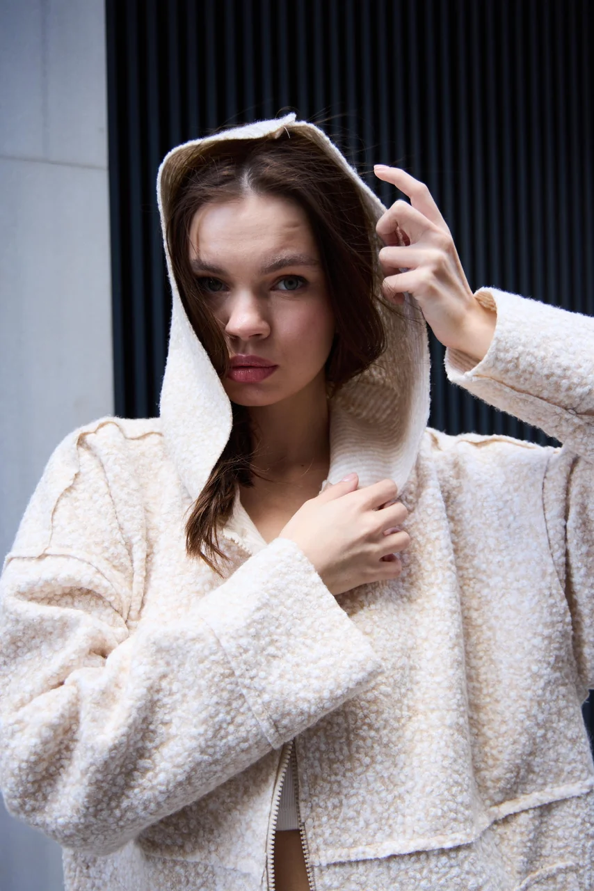 009 Buklet kap - Ekru